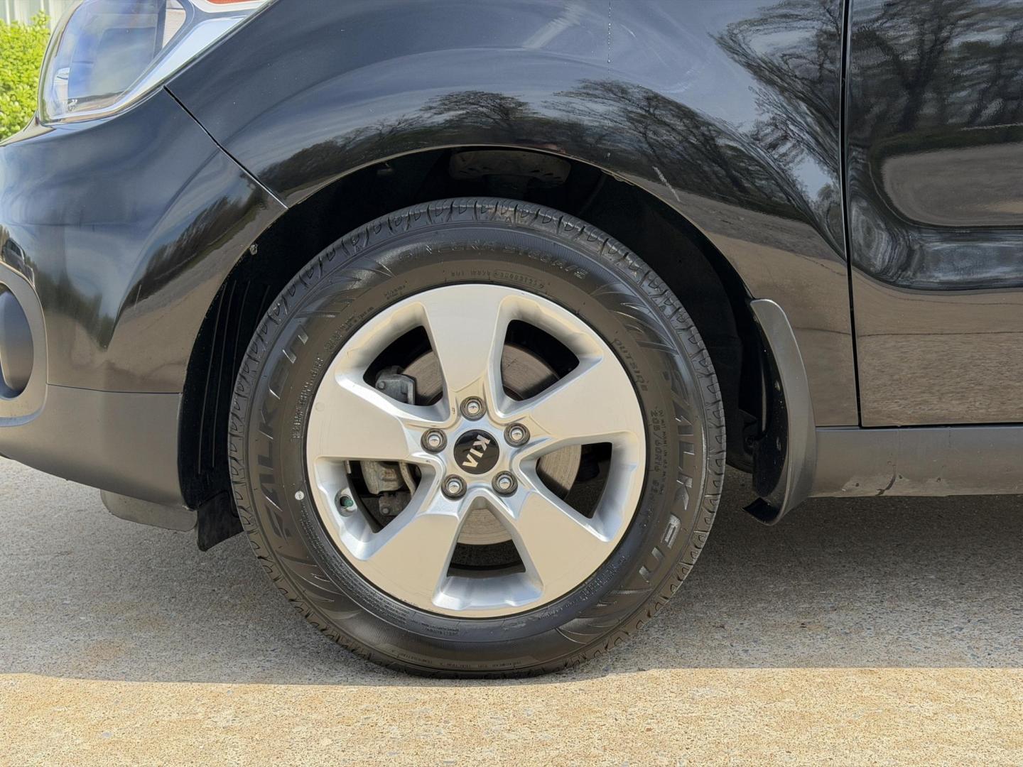 2018 BLACK /Black Kia Soul Base (KNDJN2A28J7) with an 1.6L 4 Cyl. engine, Manual transmission, located at 2990 Old Orchard Rd., Jackson, MO, 63755, 37.354214, -89.612106 - 2018 Kia Soul 66xxx miles Front Wheel Drive 1.6L 4 Cyl. 6-Speed Manual Bluetooth Cruise Power Windows/Locks/Mirrors We have financing available and we accept trades! Fill out a credit application on our website or come by today! If you have any questions, give us a call at (573) 204-7777 or - Photo#31