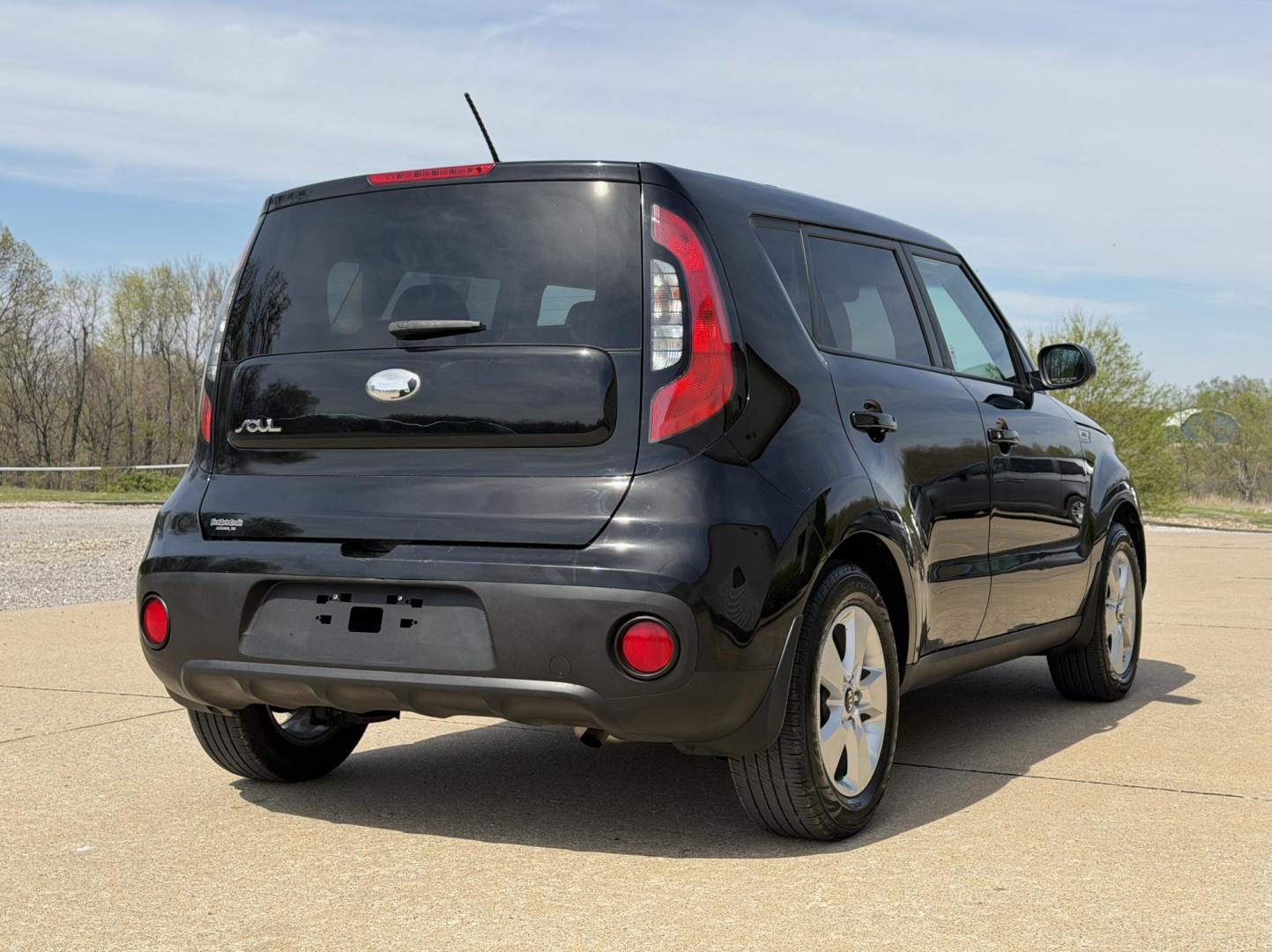 2018 BLACK /Black Kia Soul Base (KNDJN2A28J7) with an 1.6L 4 Cyl. engine, Manual transmission, located at 2990 Old Orchard Rd., Jackson, MO, 63755, 37.354214, -89.612106 - 2018 Kia Soul 66xxx miles Front Wheel Drive 1.6L 4 Cyl. 6-Speed Manual Bluetooth Cruise Power Windows/Locks/Mirrors We have financing available and we accept trades! Fill out a credit application on our website or come by today! If you have any questions, give us a call at (573) 204-7777 or - Photo#5