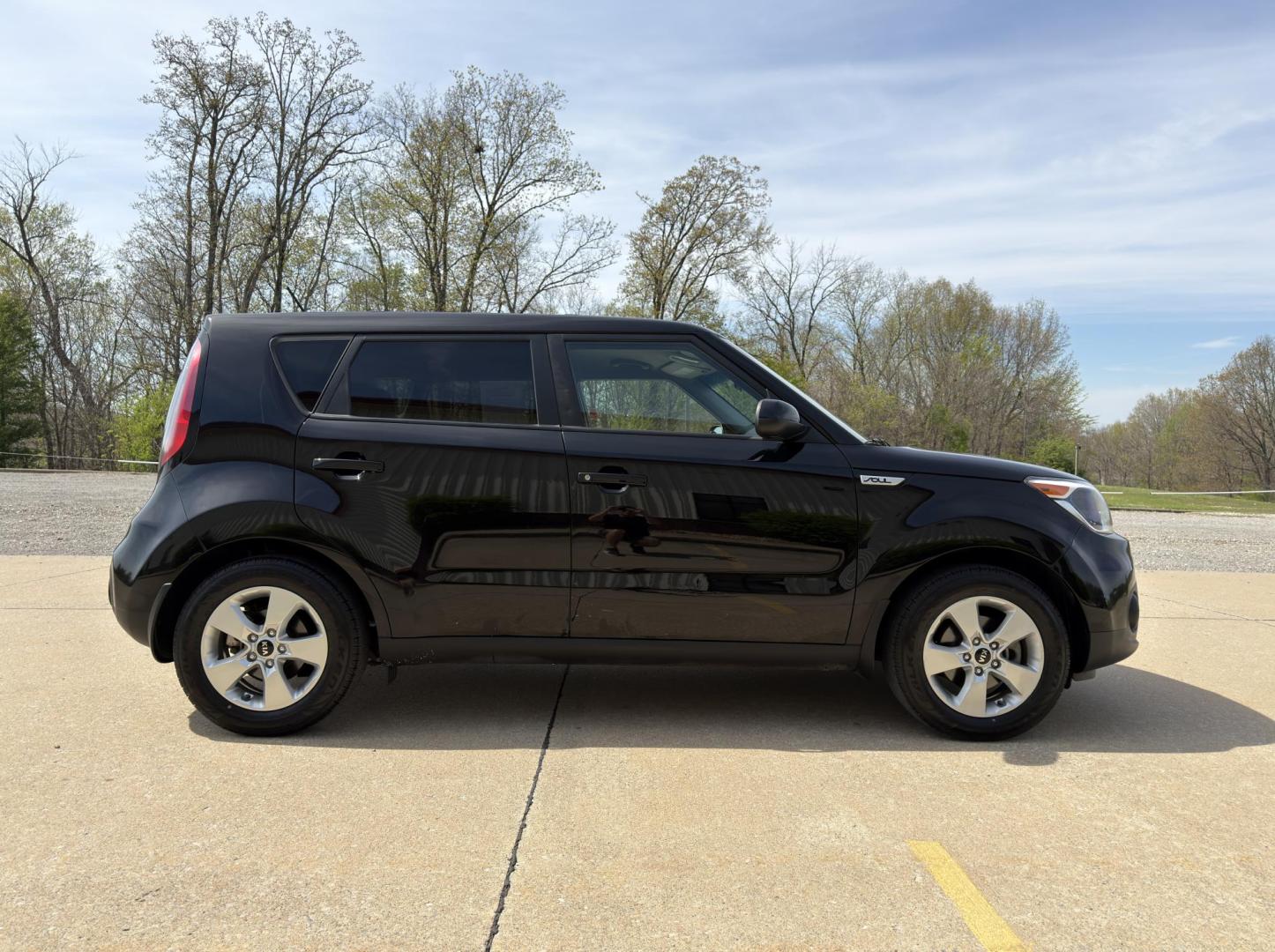 2018 BLACK /Black Kia Soul Base (KNDJN2A28J7) with an 1.6L 4 Cyl. engine, Manual transmission, located at 2990 Old Orchard Rd., Jackson, MO, 63755, 37.354214, -89.612106 - 2018 Kia Soul 66xxx miles Front Wheel Drive 1.6L 4 Cyl. 6-Speed Manual Bluetooth Cruise Power Windows/Locks/Mirrors We have financing available and we accept trades! Fill out a credit application on our website or come by today! If you have any questions, give us a call at (573) 204-7777 or - Photo#4