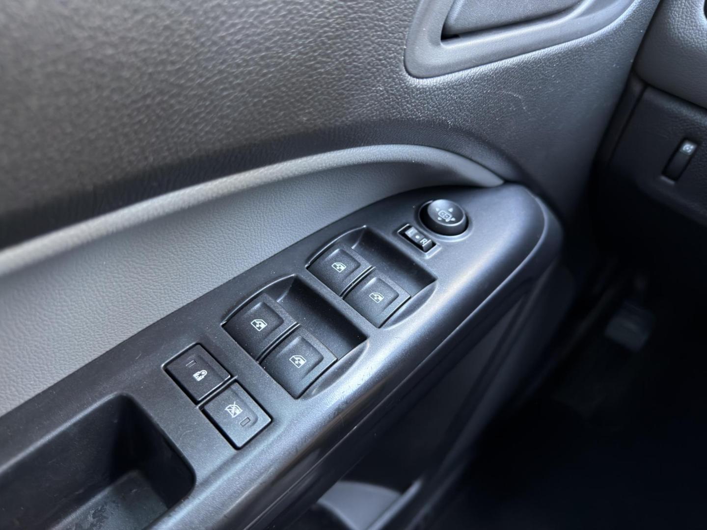 2015 BLACK /Gray Chevrolet Colorado Crew Cab 4WD Long Box (1GCGTAE38F1) with an 3.6L V6 engine, Automatic transmission, located at 2990 Old Orchard Rd., Jackson, MO, 63755, 37.354214, -89.612106 - *** SALVAGE TITLE *** 2015 Chevrolet Colorado 191xxx miles 4x4 3.6L V6 Automatic Power Driver Seat Bluetooth Cruise Power Windows/Locks/Mirrors We have financing available and we accept trades! Fill out a credit application on our website or come by today! If you have any questions, give - Photo#27