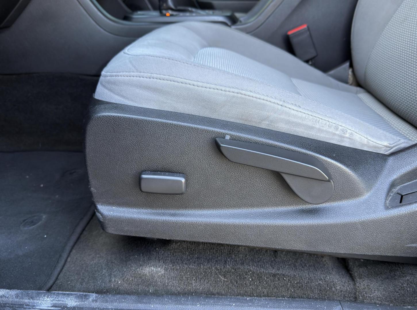 2015 BLACK /Gray Chevrolet Colorado Crew Cab 4WD Long Box (1GCGTAE38F1) with an 3.6L V6 engine, Automatic transmission, located at 2990 Old Orchard Rd., Jackson, MO, 63755, 37.354214, -89.612106 - *** SALVAGE TITLE *** 2015 Chevrolet Colorado 191xxx miles 4x4 3.6L V6 Automatic Power Driver Seat Bluetooth Cruise Power Windows/Locks/Mirrors We have financing available and we accept trades! Fill out a credit application on our website or come by today! If you have any questions, give - Photo#3