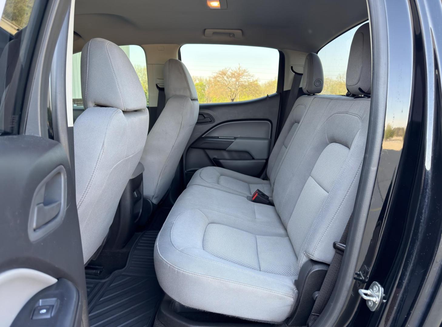 2015 BLACK /Gray Chevrolet Colorado Crew Cab 4WD Long Box (1GCGTAE38F1) with an 3.6L V6 engine, Automatic transmission, located at 2990 Old Orchard Rd., Jackson, MO, 63755, 37.354214, -89.612106 - *** SALVAGE TITLE *** 2015 Chevrolet Colorado 191xxx miles 4x4 3.6L V6 Automatic Power Driver Seat Bluetooth Cruise Power Windows/Locks/Mirrors We have financing available and we accept trades! Fill out a credit application on our website or come by today! If you have any questions, give - Photo#15