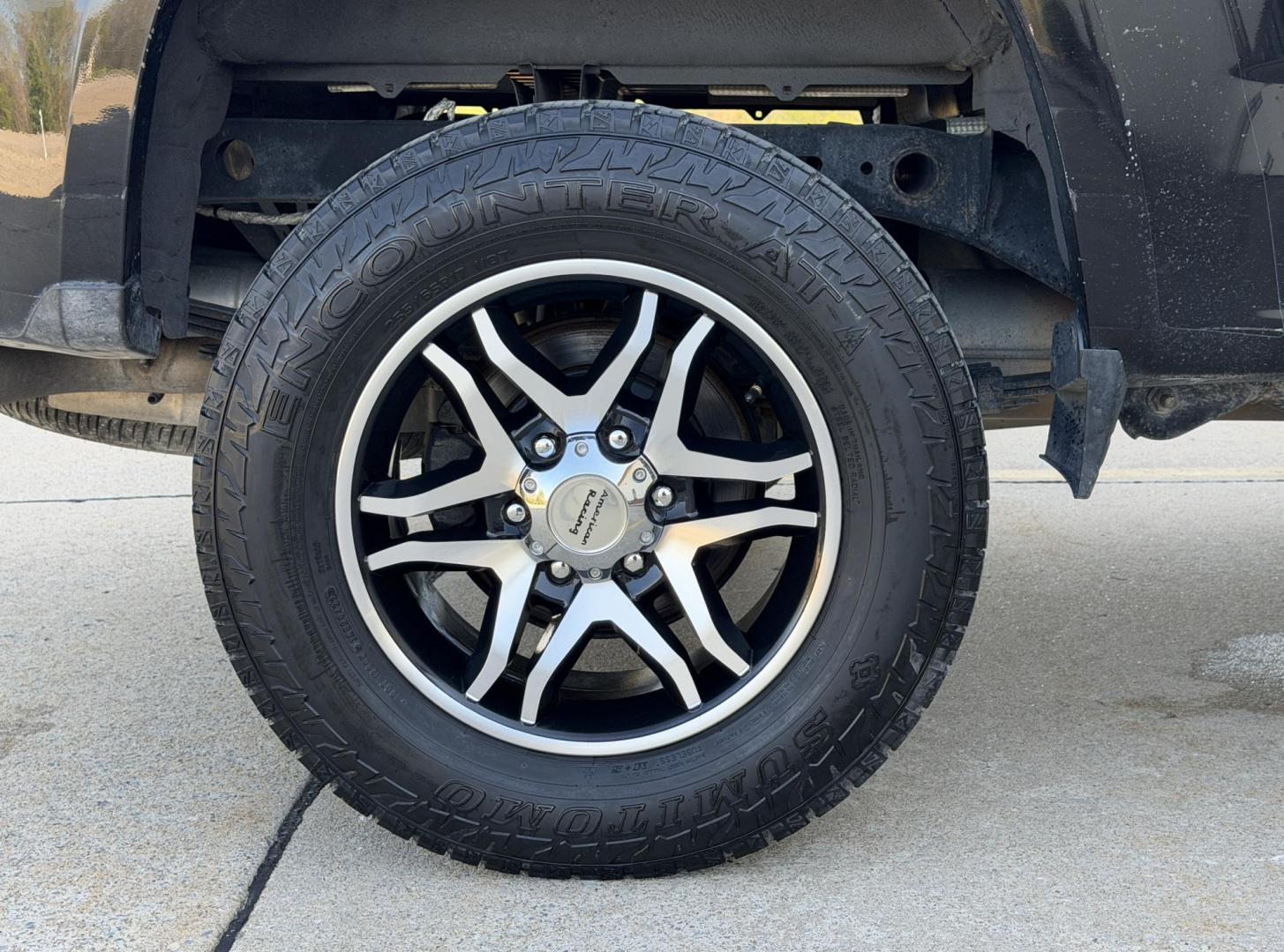 2015 BLACK /Gray Chevrolet Colorado Crew Cab 4WD Long Box (1GCGTAE38F1) with an 3.6L V6 engine, Automatic transmission, located at 2990 Old Orchard Rd., Jackson, MO, 63755, 37.354214, -89.612106 - *** SALVAGE TITLE *** 2015 Chevrolet Colorado 191xxx miles 4x4 3.6L V6 Automatic Power Driver Seat Bluetooth Cruise Power Windows/Locks/Mirrors We have financing available and we accept trades! Fill out a credit application on our website or come by today! If you have any questions, give - Photo#34