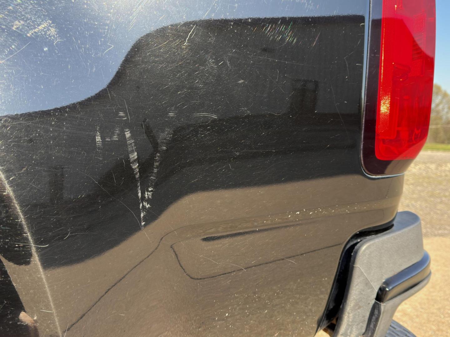 2015 BLACK /Gray Chevrolet Colorado Crew Cab 4WD Long Box (1GCGTAE38F1) with an 3.6L V6 engine, Automatic transmission, located at 2990 Old Orchard Rd., Jackson, MO, 63755, 37.354214, -89.612106 - *** SALVAGE TITLE *** 2015 Chevrolet Colorado 191xxx miles 4x4 3.6L V6 Automatic Power Driver Seat Bluetooth Cruise Power Windows/Locks/Mirrors We have financing available and we accept trades! Fill out a credit application on our website or come by today! If you have any questions, give - Photo#36