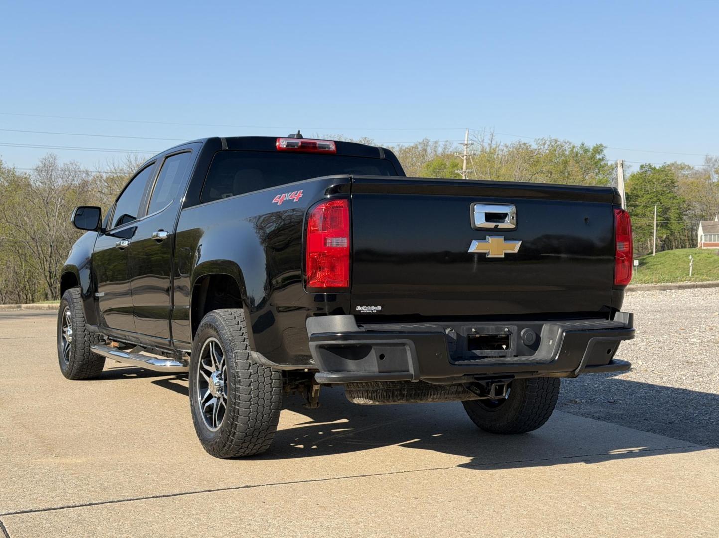 2015 BLACK /Gray Chevrolet Colorado Crew Cab 4WD Long Box (1GCGTAE38F1) with an 3.6L V6 engine, Automatic transmission, located at 2990 Old Orchard Rd., Jackson, MO, 63755, 37.354214, -89.612106 - *** SALVAGE TITLE *** 2015 Chevrolet Colorado 191xxx miles 4x4 3.6L V6 Automatic Power Driver Seat Bluetooth Cruise Power Windows/Locks/Mirrors We have financing available and we accept trades! Fill out a credit application on our website or come by today! If you have any questions, give - Photo#8