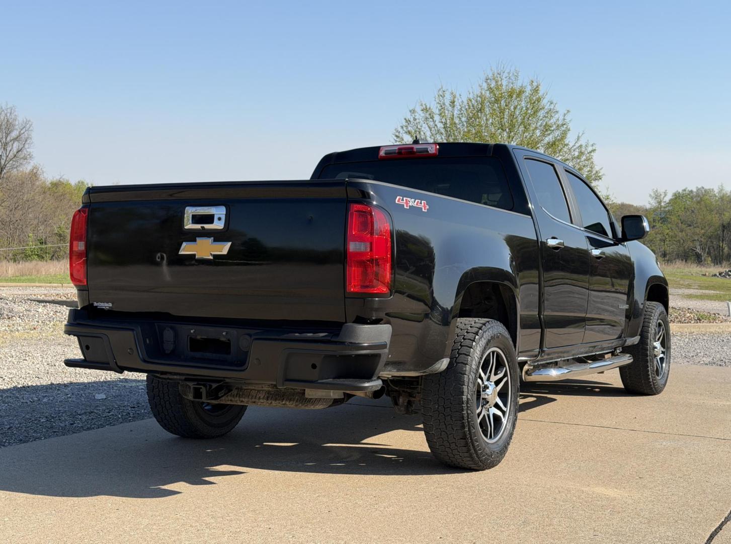 2015 BLACK /Gray Chevrolet Colorado Crew Cab 4WD Long Box (1GCGTAE38F1) with an 3.6L V6 engine, Automatic transmission, located at 2990 Old Orchard Rd., Jackson, MO, 63755, 37.354214, -89.612106 - *** SALVAGE TITLE *** 2015 Chevrolet Colorado 191xxx miles 4x4 3.6L V6 Automatic Power Driver Seat Bluetooth Cruise Power Windows/Locks/Mirrors We have financing available and we accept trades! Fill out a credit application on our website or come by today! If you have any questions, give - Photo#7
