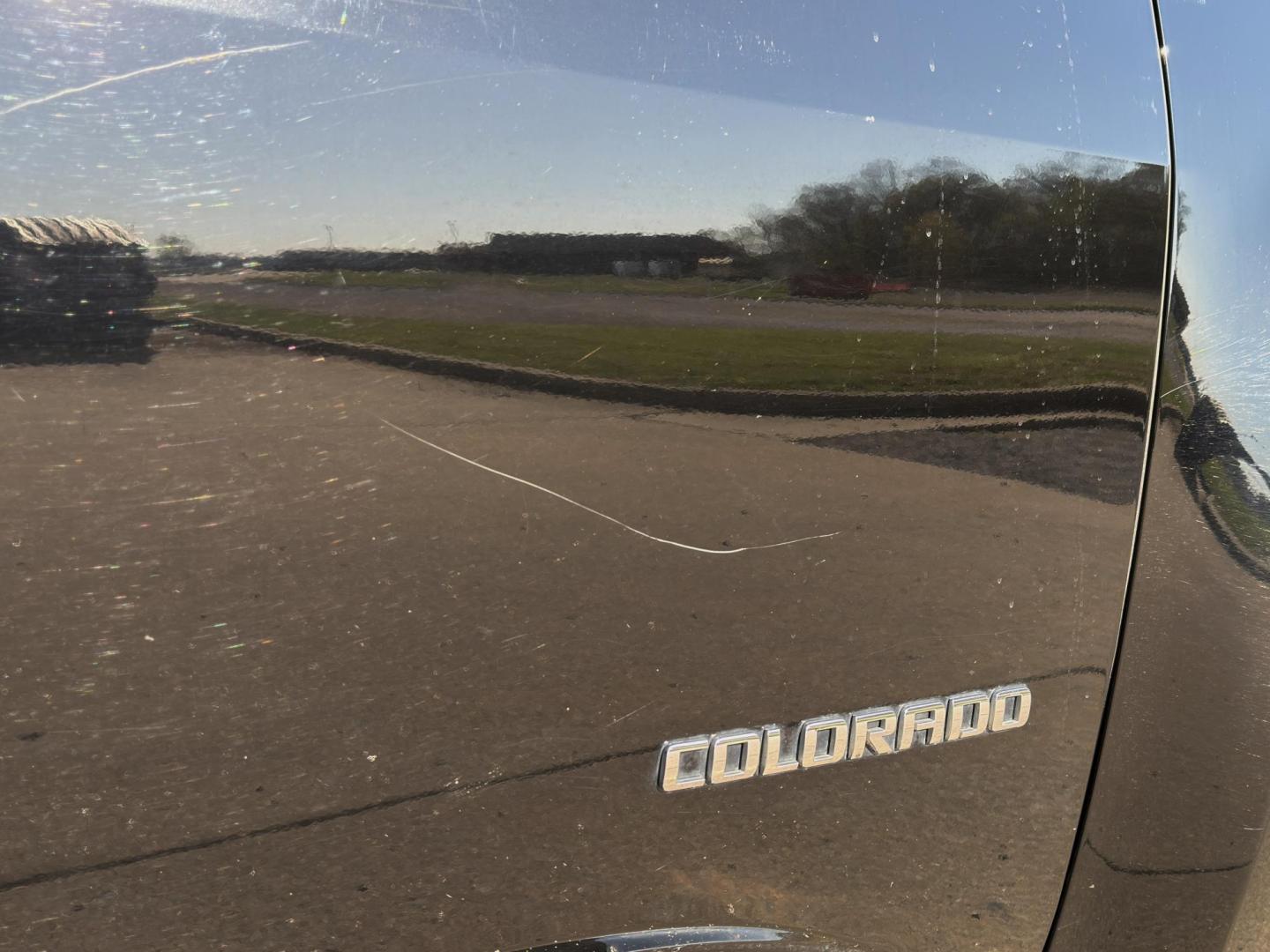 2015 BLACK /Gray Chevrolet Colorado Crew Cab 4WD Long Box (1GCGTAE38F1) with an 3.6L V6 engine, Automatic transmission, located at 2990 Old Orchard Rd., Jackson, MO, 63755, 37.354214, -89.612106 - *** SALVAGE TITLE *** 2015 Chevrolet Colorado 191xxx miles 4x4 3.6L V6 Automatic Power Driver Seat Bluetooth Cruise Power Windows/Locks/Mirrors We have financing available and we accept trades! Fill out a credit application on our website or come by today! If you have any questions, give - Photo#43