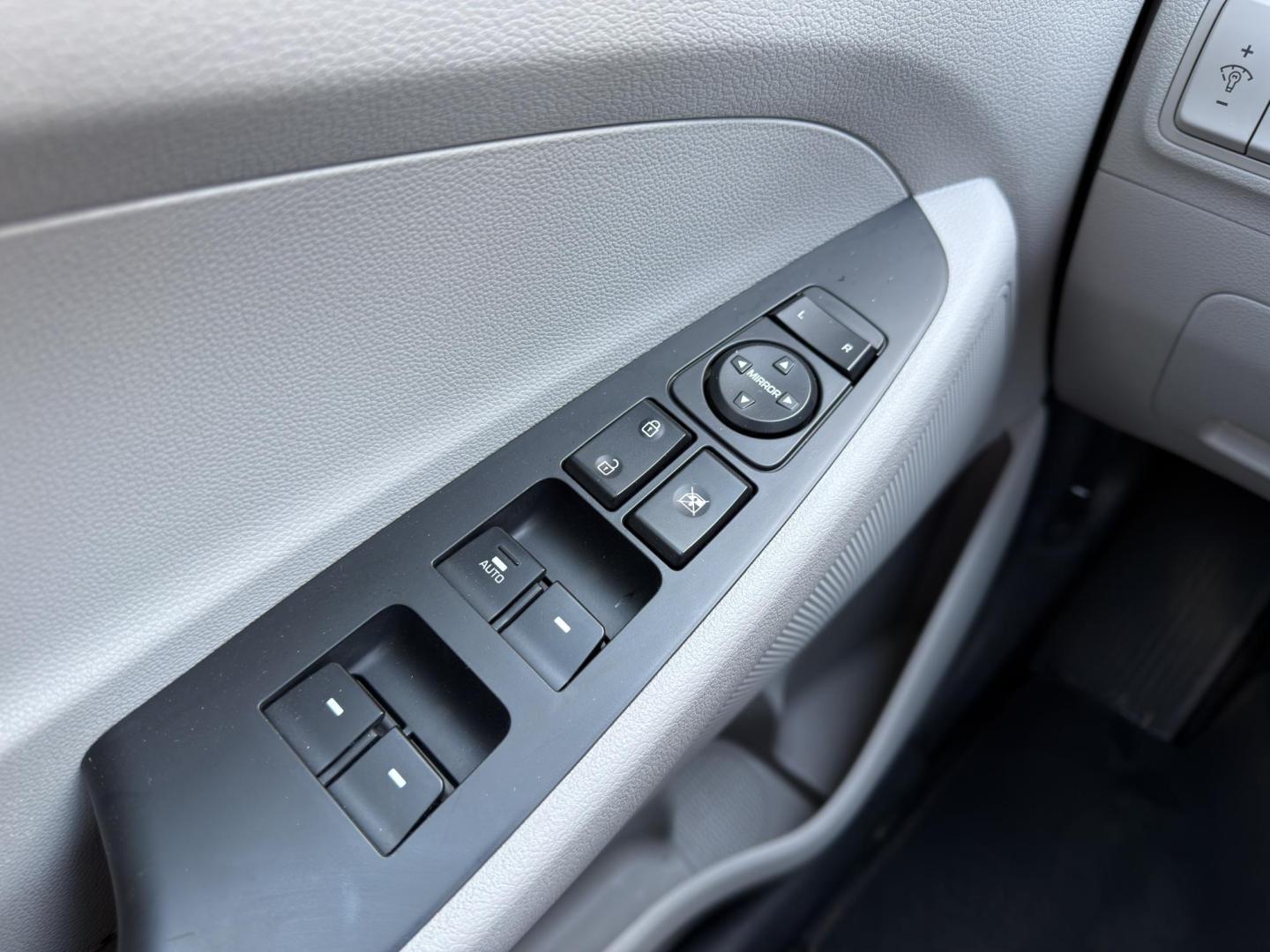 2019 WHITE /Gray Hyundai Tucson Value (KM8J33A42KU) with an 2.0L 4 Cyl. engine, Automatic transmission, located at 2990 Old Orchard Rd., Jackson, MO, 63755, 37.354214, -89.612106 - 2019 Hyundai Tucson Value 1-Owner 61xxx miles Front Wheel Drive 2.0L 4 Cyl. Automatic Backup Camera Power Driver Seat Bluetooth Cruise Power Windows/Locks/Mirrors We have financing available and we accept trades! Fill out a credit application on our website or come by today! If you have - Photo#28