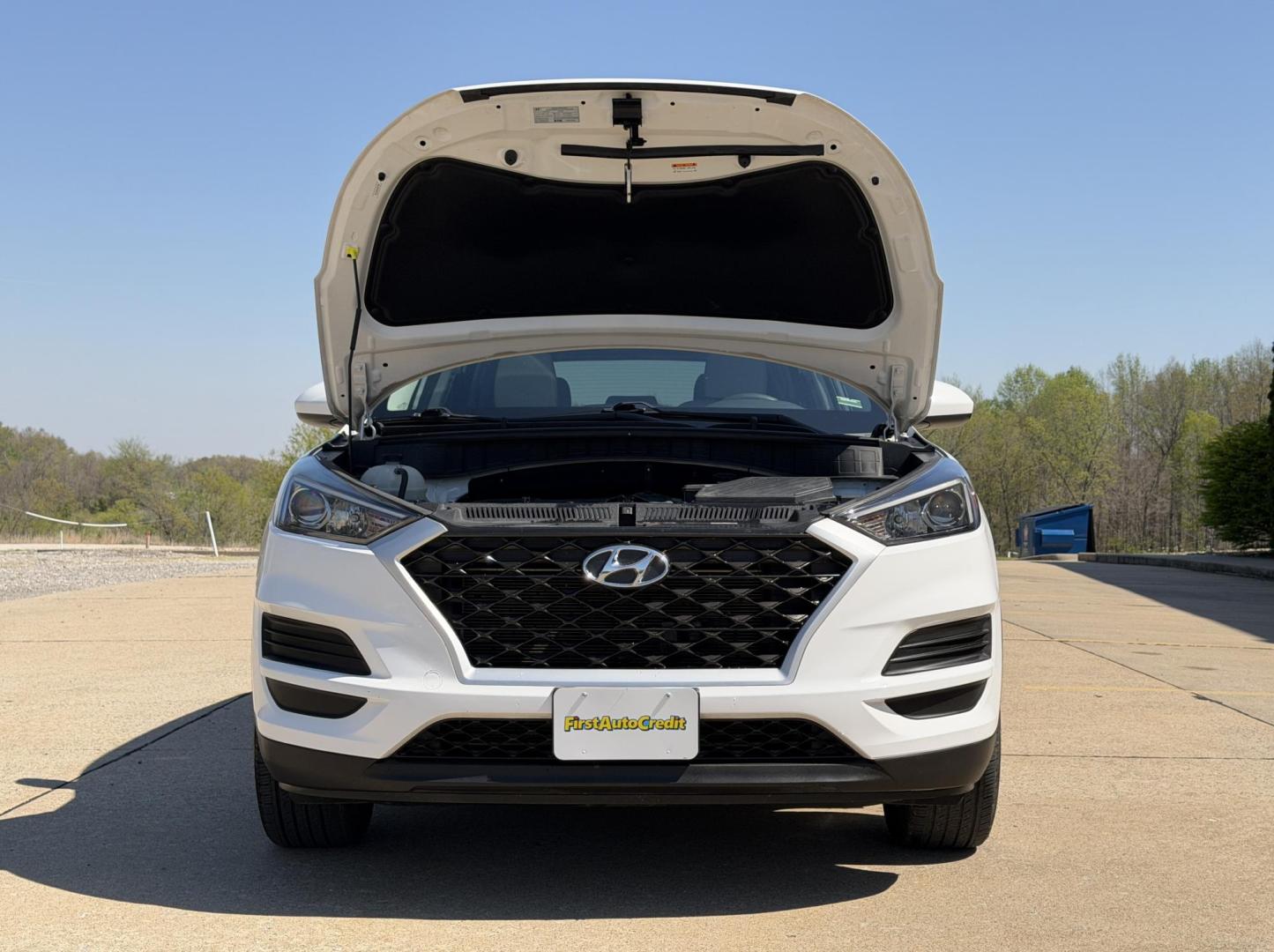 2019 WHITE /Gray Hyundai Tucson Value (KM8J33A42KU) with an 2.0L 4 Cyl. engine, Automatic transmission, located at 2990 Old Orchard Rd., Jackson, MO, 63755, 37.354214, -89.612106 - 2019 Hyundai Tucson Value 1-Owner 61xxx miles Front Wheel Drive 2.0L 4 Cyl. Automatic Backup Camera Power Driver Seat Bluetooth Cruise Power Windows/Locks/Mirrors We have financing available and we accept trades! Fill out a credit application on our website or come by today! If you have - Photo#31