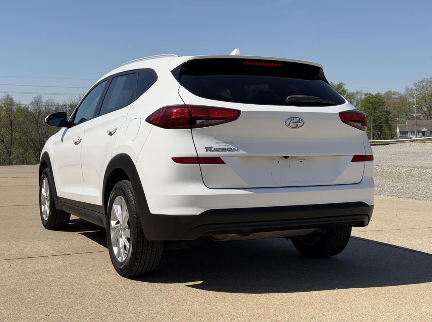 2019 WHITE /Gray Hyundai Tucson Value (KM8J33A42KU) with an 2.0L 4 Cyl. engine, Automatic transmission, located at 2990 Old Orchard Rd., Jackson, MO, 63755, 37.354214, -89.612106 - 2019 Hyundai Tucson Value 1-Owner 61xxx miles Front Wheel Drive 2.0L 4 Cyl. Automatic Backup Camera Power Driver Seat Bluetooth Cruise Power Windows/Locks/Mirrors We have financing available and we accept trades! Fill out a credit application on our website or come by today! If you have - Photo#9
