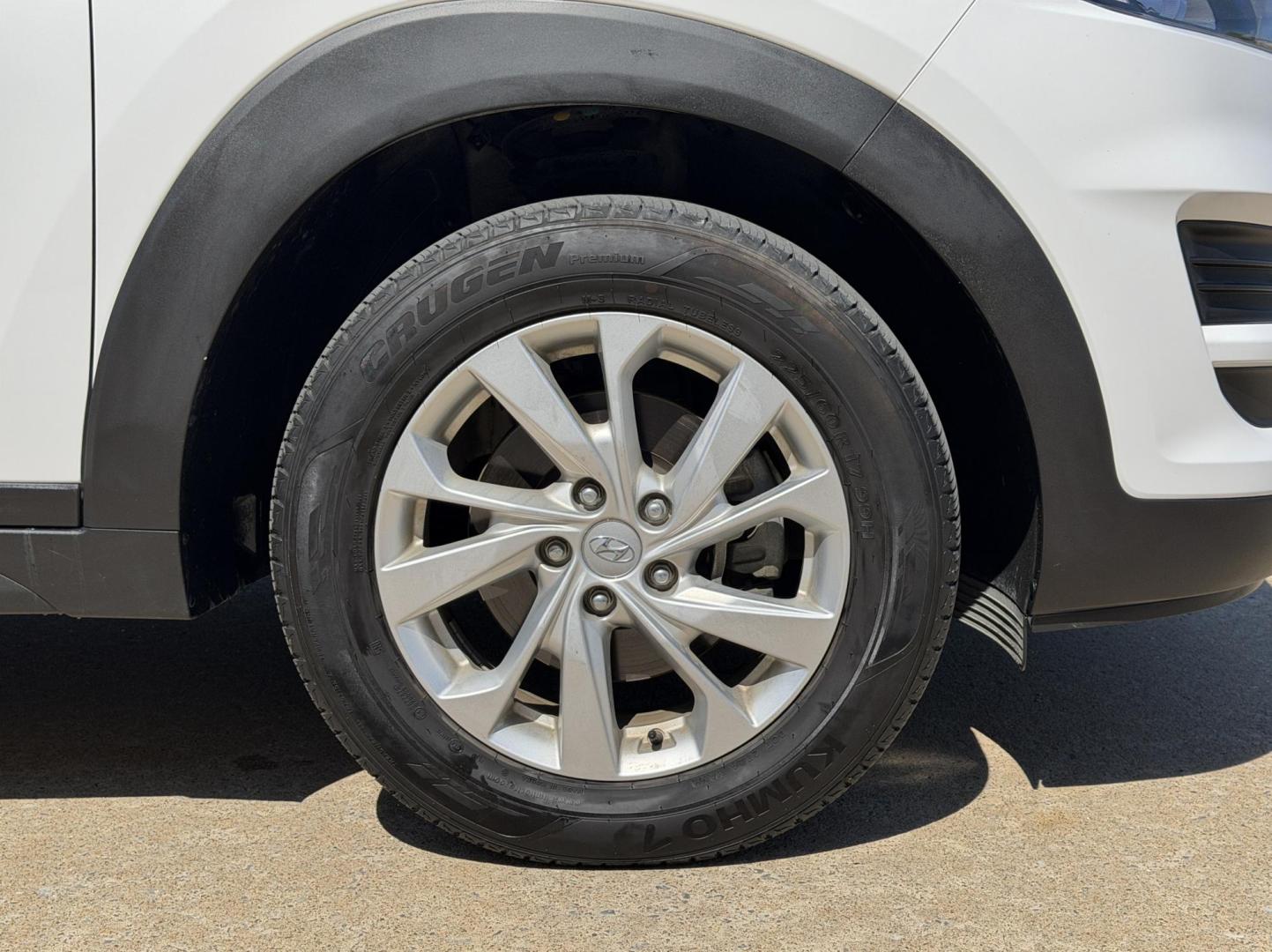 2019 WHITE /Gray Hyundai Tucson Value (KM8J33A42KU) with an 2.0L 4 Cyl. engine, Automatic transmission, located at 2990 Old Orchard Rd., Jackson, MO, 63755, 37.354214, -89.612106 - 2019 Hyundai Tucson Value 1-Owner 61xxx miles Front Wheel Drive 2.0L 4 Cyl. Automatic Backup Camera Power Driver Seat Bluetooth Cruise Power Windows/Locks/Mirrors We have financing available and we accept trades! Fill out a credit application on our website or come by today! If you have - Photo#37