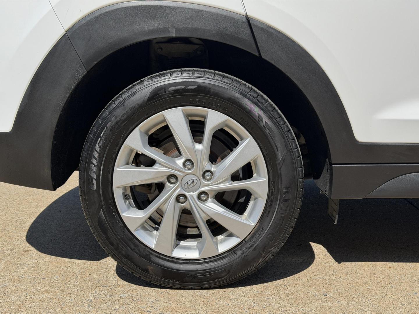 2019 WHITE /Gray Hyundai Tucson Value (KM8J33A42KU) with an 2.0L 4 Cyl. engine, Automatic transmission, located at 2990 Old Orchard Rd., Jackson, MO, 63755, 37.354214, -89.612106 - 2019 Hyundai Tucson Value 1-Owner 61xxx miles Front Wheel Drive 2.0L 4 Cyl. Automatic Backup Camera Power Driver Seat Bluetooth Cruise Power Windows/Locks/Mirrors We have financing available and we accept trades! Fill out a credit application on our website or come by today! If you have - Photo#36