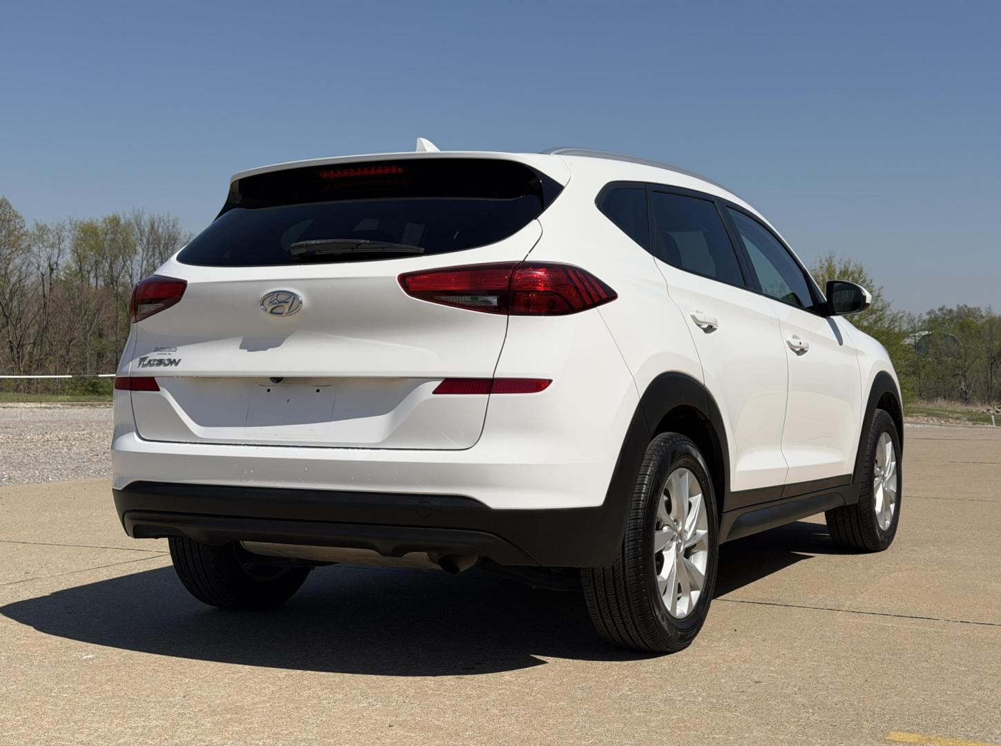 2019 WHITE /Gray Hyundai Tucson Value (KM8J33A42KU) with an 2.0L 4 Cyl. engine, Automatic transmission, located at 2990 Old Orchard Rd., Jackson, MO, 63755, 37.354214, -89.612106 - 2019 Hyundai Tucson Value 1-Owner 61xxx miles Front Wheel Drive 2.0L 4 Cyl. Automatic Backup Camera Power Driver Seat Bluetooth Cruise Power Windows/Locks/Mirrors We have financing available and we accept trades! Fill out a credit application on our website or come by today! If you have - Photo#8