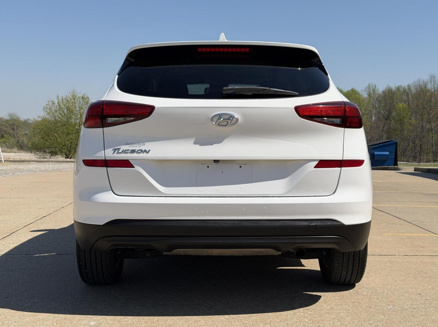 2019 WHITE /Gray Hyundai Tucson Value (KM8J33A42KU) with an 2.0L 4 Cyl. engine, Automatic transmission, located at 2990 Old Orchard Rd., Jackson, MO, 63755, 37.354214, -89.612106 - 2019 Hyundai Tucson Value 1-Owner 61xxx miles Front Wheel Drive 2.0L 4 Cyl. Automatic Backup Camera Power Driver Seat Bluetooth Cruise Power Windows/Locks/Mirrors We have financing available and we accept trades! Fill out a credit application on our website or come by today! If you have - Photo#10