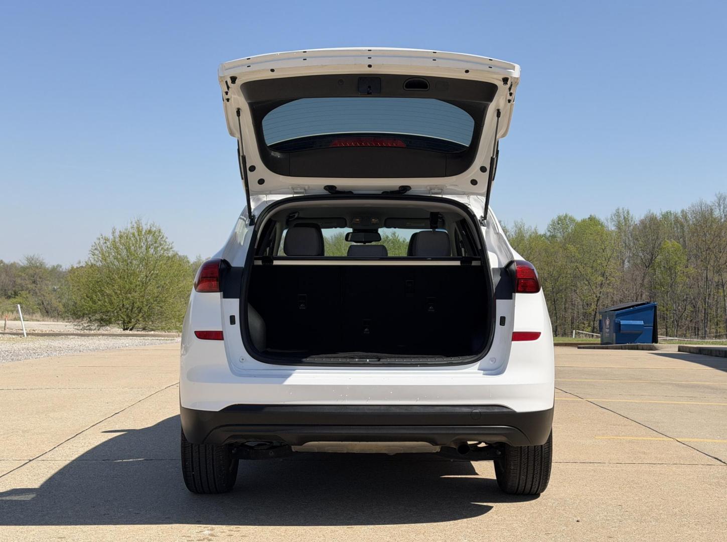 2019 WHITE /Gray Hyundai Tucson Value (KM8J33A42KU) with an 2.0L 4 Cyl. engine, Automatic transmission, located at 2990 Old Orchard Rd., Jackson, MO, 63755, 37.354214, -89.612106 - 2019 Hyundai Tucson Value 1-Owner 61xxx miles Front Wheel Drive 2.0L 4 Cyl. Automatic Backup Camera Power Driver Seat Bluetooth Cruise Power Windows/Locks/Mirrors We have financing available and we accept trades! Fill out a credit application on our website or come by today! If you have - Photo#18