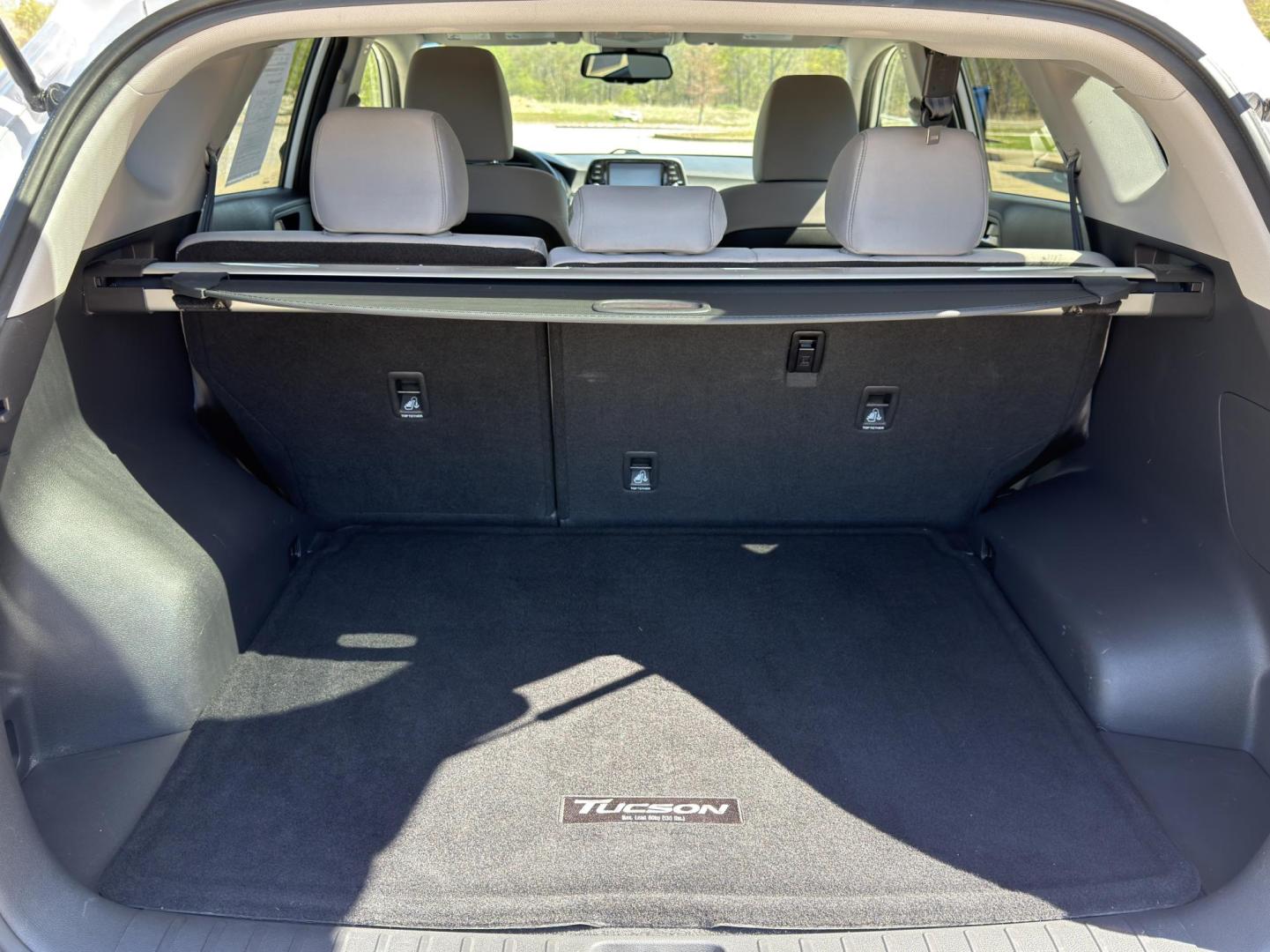 2019 WHITE /Gray Hyundai Tucson Value (KM8J33A42KU) with an 2.0L 4 Cyl. engine, Automatic transmission, located at 2990 Old Orchard Rd., Jackson, MO, 63755, 37.354214, -89.612106 - 2019 Hyundai Tucson Value 1-Owner 61xxx miles Front Wheel Drive 2.0L 4 Cyl. Automatic Backup Camera Power Driver Seat Bluetooth Cruise Power Windows/Locks/Mirrors We have financing available and we accept trades! Fill out a credit application on our website or come by today! If you have - Photo#19