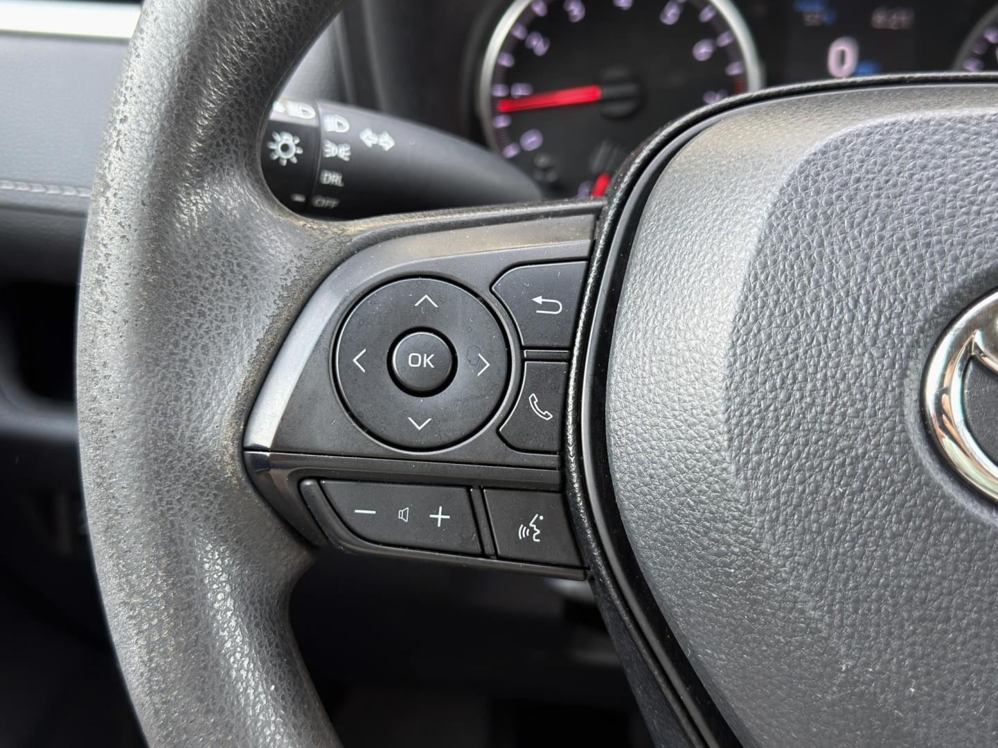 2020 WHITE /Black Toyota RAV4 LE AWD (2T3F1RFV4LC) with an 2.5L 4 Cyl. engine, Automatic transmission, located at 2990 Old Orchard Rd., Jackson, MO, 63755, 37.354214, -89.612106 - 2020 Toyota RAV4 LE 127xxx miles All Wheel Drive 2.5L 4 Cyl. Automatic Backup Camera Bluetooth Cruise Power Windows/Locks/Mirrors We have financing available and we accept trades! Fill out a credit application on our website or come by today! If you have any questions, give us a call at (5 - Photo#20