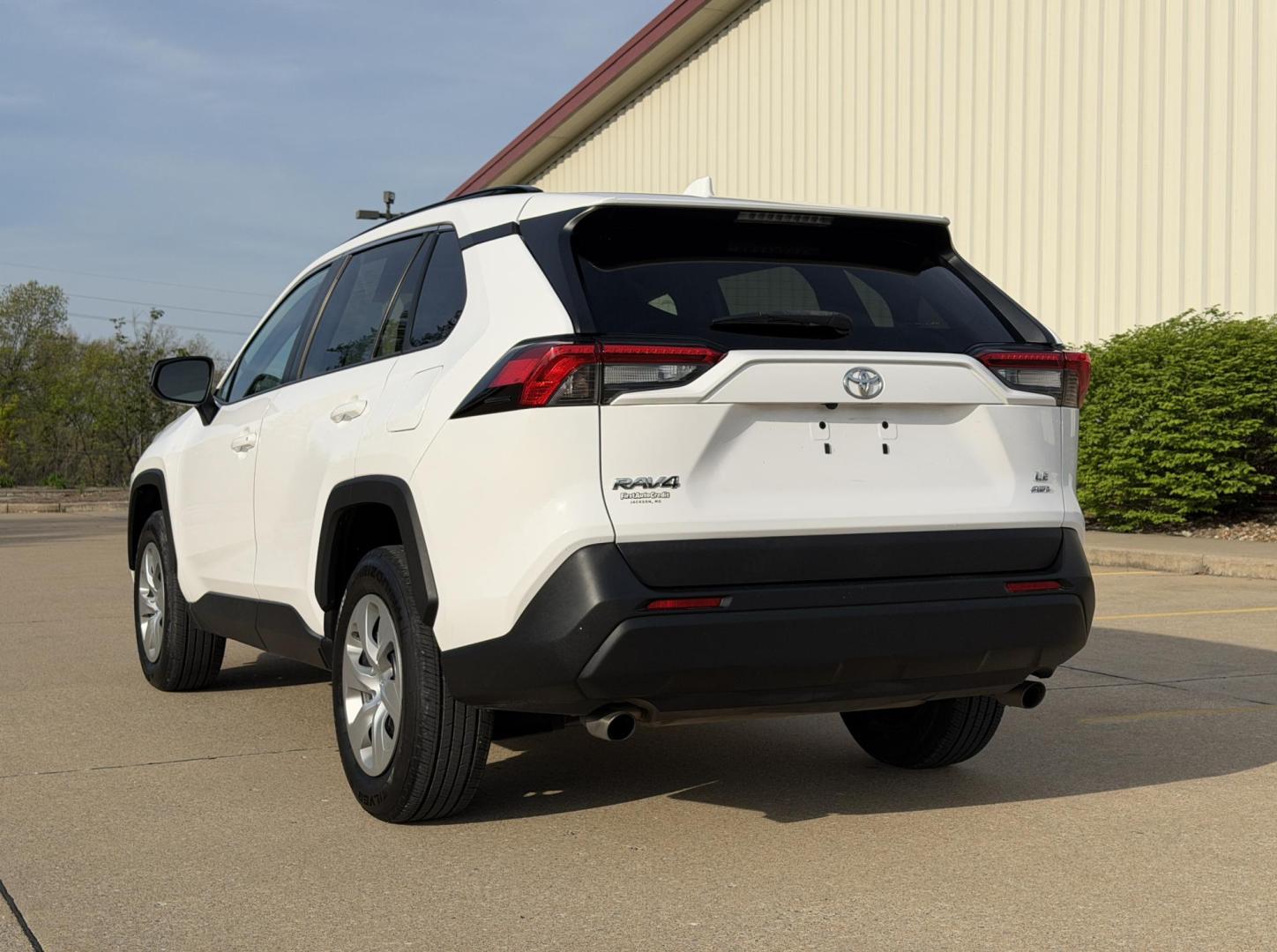 2020 WHITE /Black Toyota RAV4 LE AWD (2T3F1RFV4LC) with an 2.5L 4 Cyl. engine, Automatic transmission, located at 2990 Old Orchard Rd., Jackson, MO, 63755, 37.354214, -89.612106 - 2020 Toyota RAV4 LE 127xxx miles All Wheel Drive 2.5L 4 Cyl. Automatic Backup Camera Bluetooth Cruise Power Windows/Locks/Mirrors We have financing available and we accept trades! Fill out a credit application on our website or come by today! If you have any questions, give us a call at (5 - Photo#7