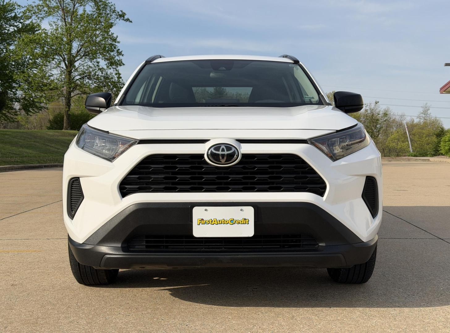 2020 WHITE /Black Toyota RAV4 LE AWD (2T3F1RFV4LC) with an 2.5L 4 Cyl. engine, Automatic transmission, located at 2990 Old Orchard Rd., Jackson, MO, 63755, 37.354214, -89.612106 - 2020 Toyota RAV4 LE 127xxx miles All Wheel Drive 2.5L 4 Cyl. Automatic Backup Camera Bluetooth Cruise Power Windows/Locks/Mirrors We have financing available and we accept trades! Fill out a credit application on our website or come by today! If you have any questions, give us a call at (5 - Photo#9