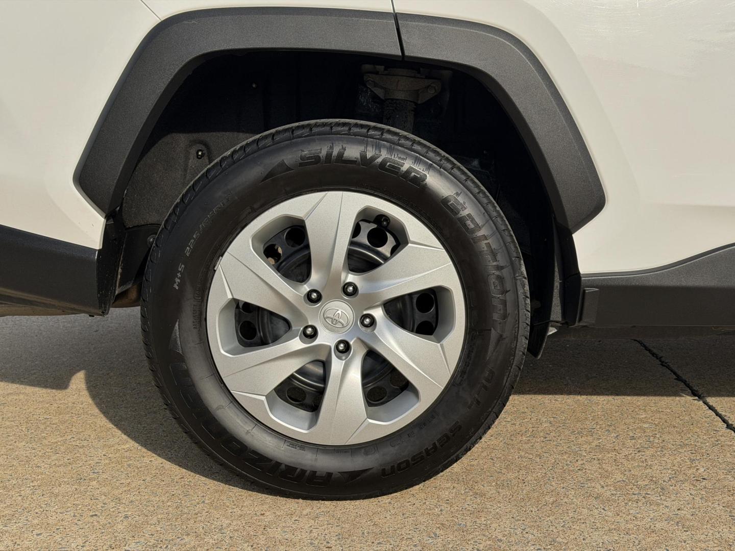 2020 WHITE /Black Toyota RAV4 LE AWD (2T3F1RFV4LC) with an 2.5L 4 Cyl. engine, Automatic transmission, located at 2990 Old Orchard Rd., Jackson, MO, 63755, 37.354214, -89.612106 - 2020 Toyota RAV4 LE 127xxx miles All Wheel Drive 2.5L 4 Cyl. Automatic Backup Camera Bluetooth Cruise Power Windows/Locks/Mirrors We have financing available and we accept trades! Fill out a credit application on our website or come by today! If you have any questions, give us a call at (5 - Photo#35