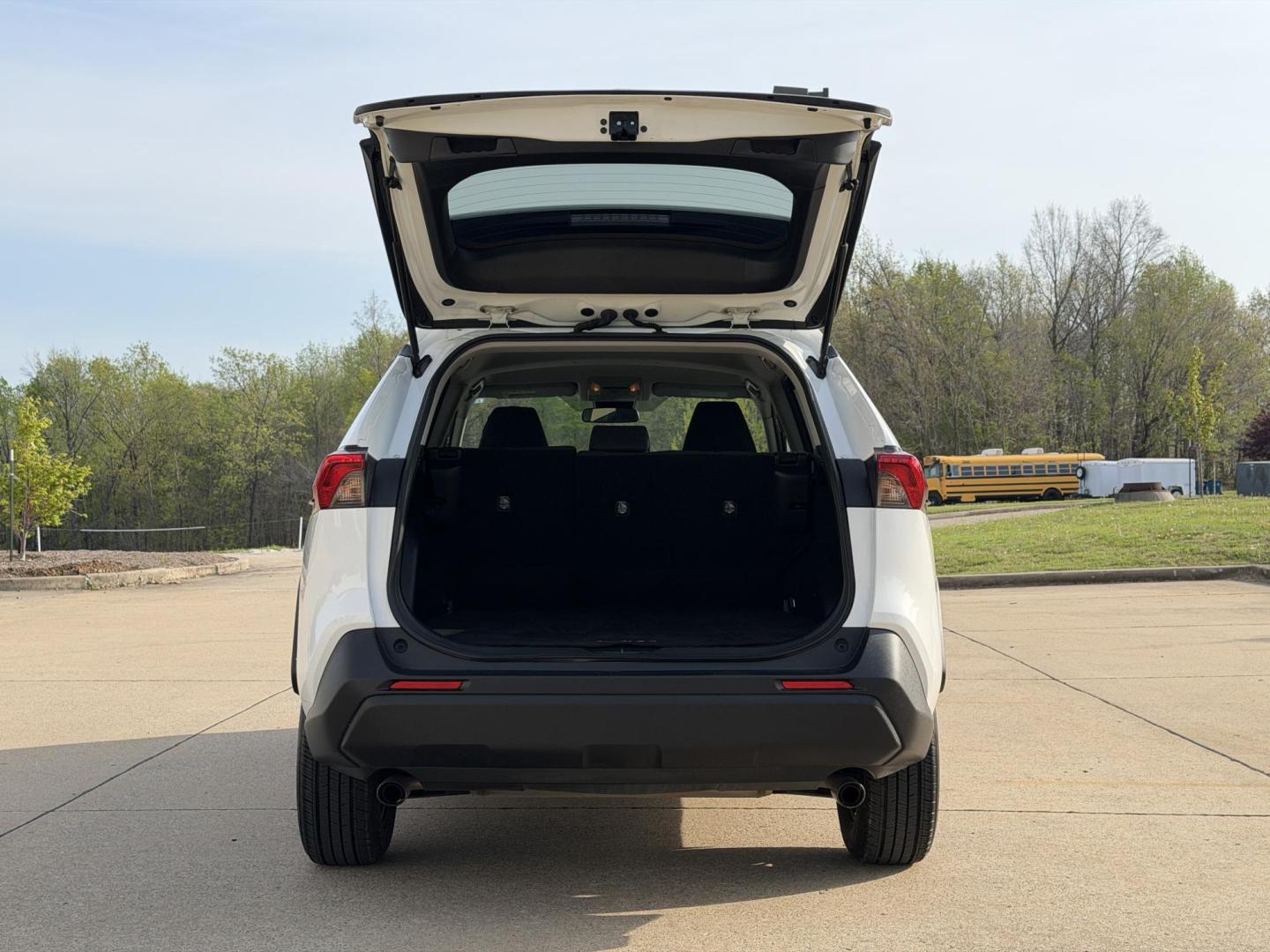 2020 WHITE /Black Toyota RAV4 LE AWD (2T3F1RFV4LC) with an 2.5L 4 Cyl. engine, Automatic transmission, located at 2990 Old Orchard Rd., Jackson, MO, 63755, 37.354214, -89.612106 - 2020 Toyota RAV4 LE 127xxx miles All Wheel Drive 2.5L 4 Cyl. Automatic Backup Camera Bluetooth Cruise Power Windows/Locks/Mirrors We have financing available and we accept trades! Fill out a credit application on our website or come by today! If you have any questions, give us a call at (5 - Photo#16