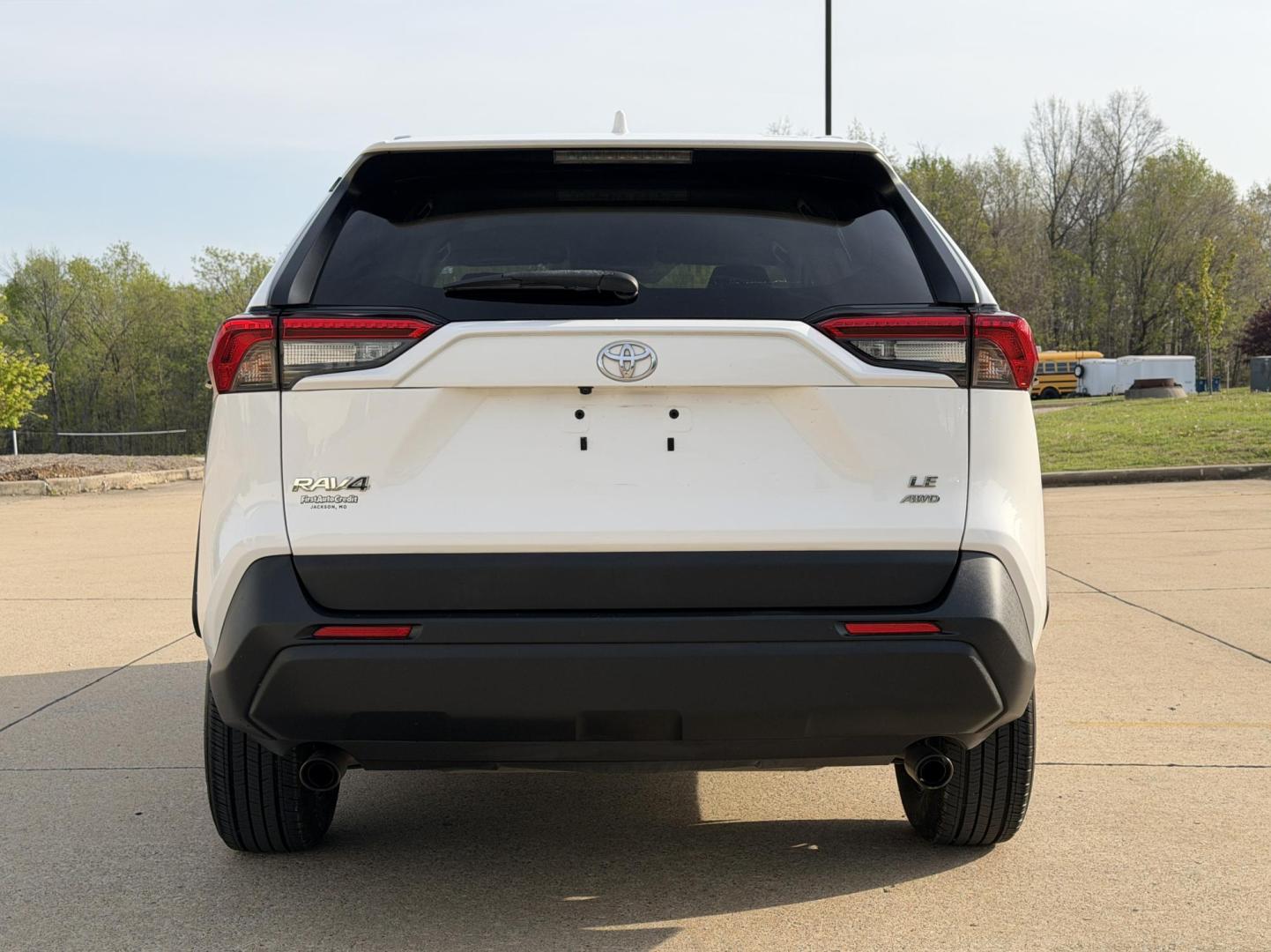 2020 WHITE /Black Toyota RAV4 LE AWD (2T3F1RFV4LC) with an 2.5L 4 Cyl. engine, Automatic transmission, located at 2990 Old Orchard Rd., Jackson, MO, 63755, 37.354214, -89.612106 - 2020 Toyota RAV4 LE 127xxx miles All Wheel Drive 2.5L 4 Cyl. Automatic Backup Camera Bluetooth Cruise Power Windows/Locks/Mirrors We have financing available and we accept trades! Fill out a credit application on our website or come by today! If you have any questions, give us a call at (5 - Photo#8