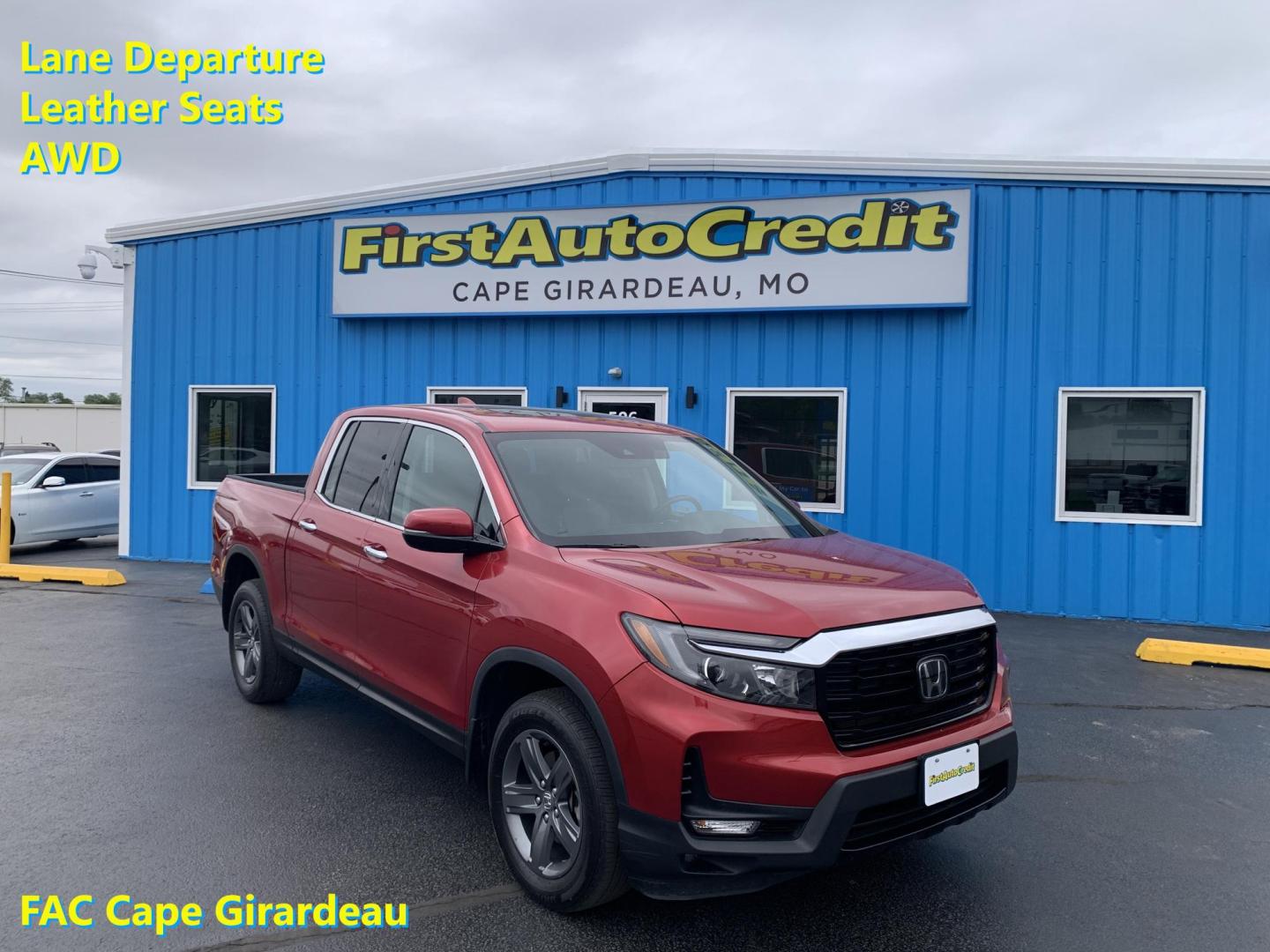2022 RED /BLACK Honda Ridgeline RTL-E AWD (5FPYK3F71NB) with an 3.5L V6 SOHC 24V engine, Automatic transmission, located at 506 S. Kingshighway, Cape Girardeau, MO, 63703, (573) 235-5000, 37.294991, -89.553635 - 2022 Honda Ridgeline RTL-E AWD 69,xxx miles Adaptive Cruise Lane Departure Warning All Wheel Drive Power Seats Heated Seats Leather Seats Sunroof We have financing available and we accept trades! Fill out a credit application on our website or come by today! If you have any questions, gi - Photo#0