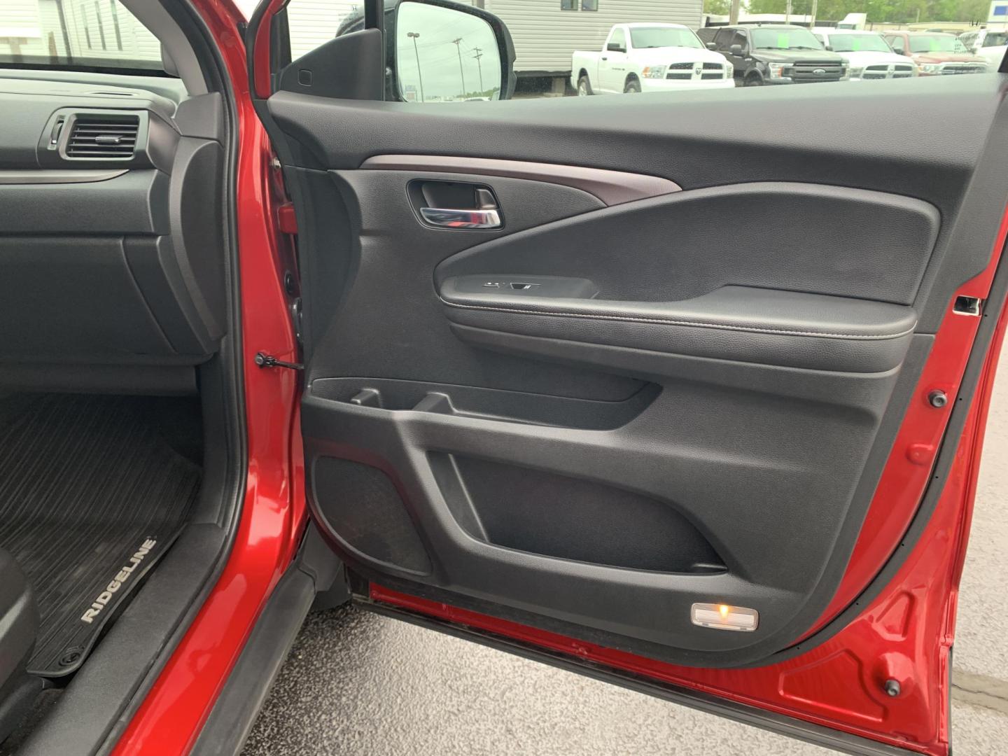 2022 RED /BLACK Honda Ridgeline RTL-E AWD (5FPYK3F71NB) with an 3.5L V6 SOHC 24V engine, Automatic transmission, located at 506 S. Kingshighway, Cape Girardeau, MO, 63703, (573) 235-5000, 37.294991, -89.553635 - 2022 Honda Ridgeline RTL-E AWD 69,xxx miles Adaptive Cruise Lane Departure Warning All Wheel Drive Power Seats Heated Seats Leather Seats Sunroof We have financing available and we accept trades! Fill out a credit application on our website or come by today! If you have any questions, gi - Photo#10