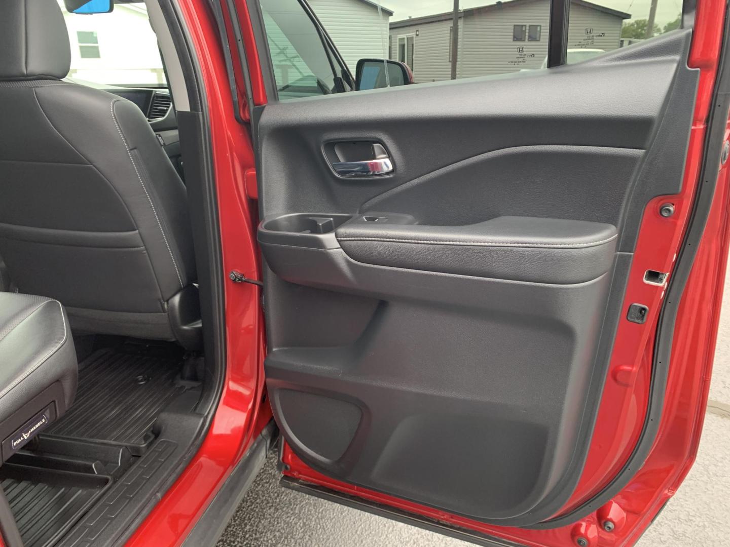 2022 RED /BLACK Honda Ridgeline RTL-E AWD (5FPYK3F71NB) with an 3.5L V6 SOHC 24V engine, Automatic transmission, located at 506 S. Kingshighway, Cape Girardeau, MO, 63703, (573) 235-5000, 37.294991, -89.553635 - 2022 Honda Ridgeline RTL-E AWD 69,xxx miles Adaptive Cruise Lane Departure Warning All Wheel Drive Power Seats Heated Seats Leather Seats Sunroof We have financing available and we accept trades! Fill out a credit application on our website or come by today! If you have any questions, gi - Photo#12