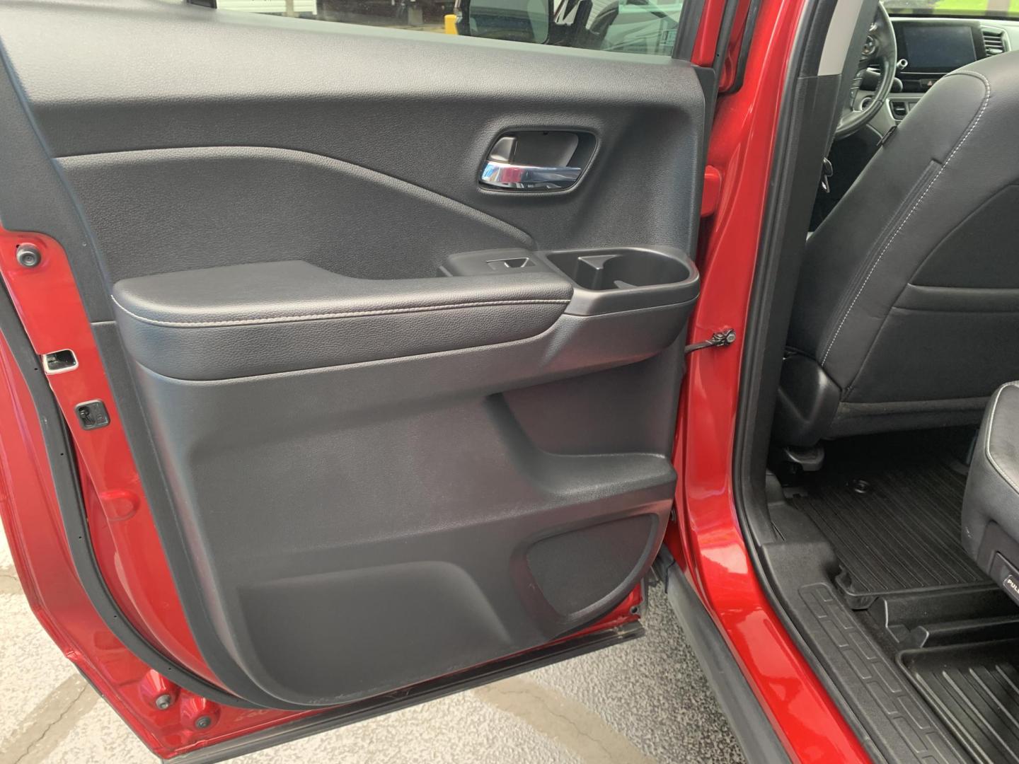 2022 RED /BLACK Honda Ridgeline RTL-E AWD (5FPYK3F71NB) with an 3.5L V6 SOHC 24V engine, Automatic transmission, located at 506 S. Kingshighway, Cape Girardeau, MO, 63703, (573) 235-5000, 37.294991, -89.553635 - 2022 Honda Ridgeline RTL-E AWD 69,xxx miles Adaptive Cruise Lane Departure Warning All Wheel Drive Power Seats Heated Seats Leather Seats Sunroof We have financing available and we accept trades! Fill out a credit application on our website or come by today! If you have any questions, gi - Photo#15