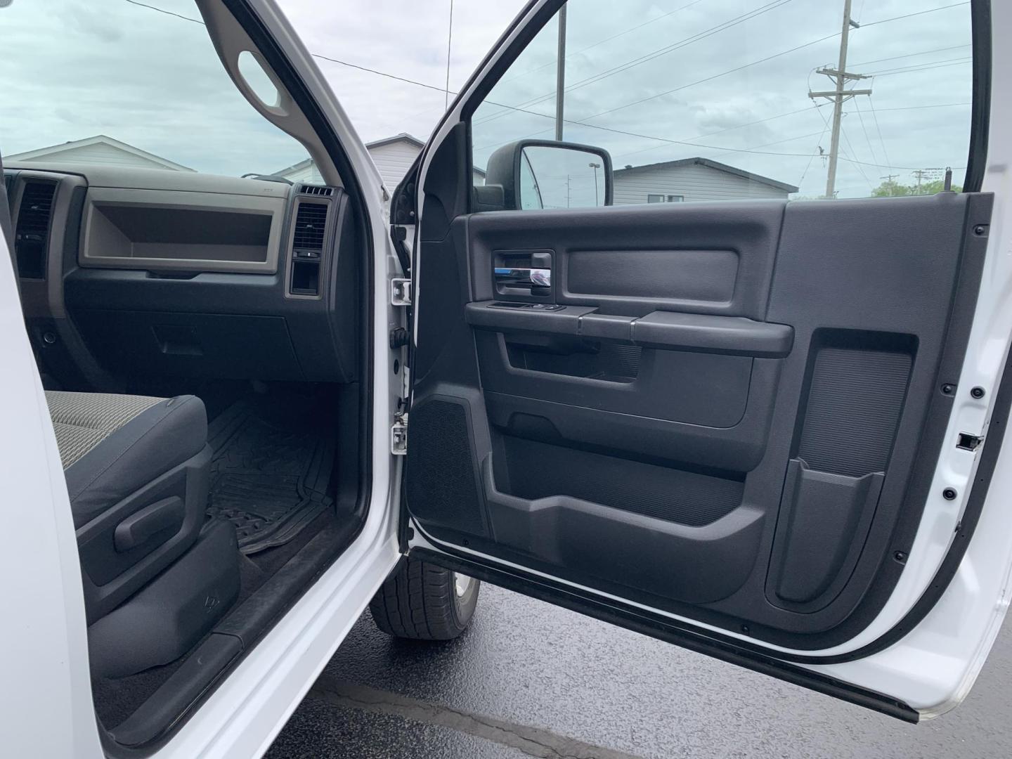 2012 WHITE /BLACK Dodge Ram 1500 ST SWB 4WD (3C6JD7AT3CG) with an 5.7L V8 OHV 16V engine, Automatic transmission, located at 506 S. Kingshighway, Cape Girardeau, MO, 63703, (573) 235-5000, 37.294991, -89.553635 - 2012 Dodge Ram 1500 ST SWB 4WD 140,xxx miles Hemi Motor 4WD Cruise Bluetooth Power Windows/Locks/Mirrors We have financing available and we accept trades! Fill out a credit application on our website or come by today! If you have any questions, give us a call at (573) 235-5000 or visit our - Photo#10