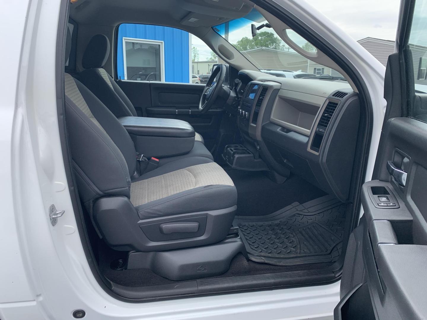 2012 WHITE /BLACK Dodge Ram 1500 ST SWB 4WD (3C6JD7AT3CG) with an 5.7L V8 OHV 16V engine, Automatic transmission, located at 506 S. Kingshighway, Cape Girardeau, MO, 63703, (573) 235-5000, 37.294991, -89.553635 - 2012 Dodge Ram 1500 ST SWB 4WD 140,xxx miles Hemi Motor 4WD Cruise Bluetooth Power Windows/Locks/Mirrors We have financing available and we accept trades! Fill out a credit application on our website or come by today! If you have any questions, give us a call at (573) 235-5000 or visit our - Photo#11