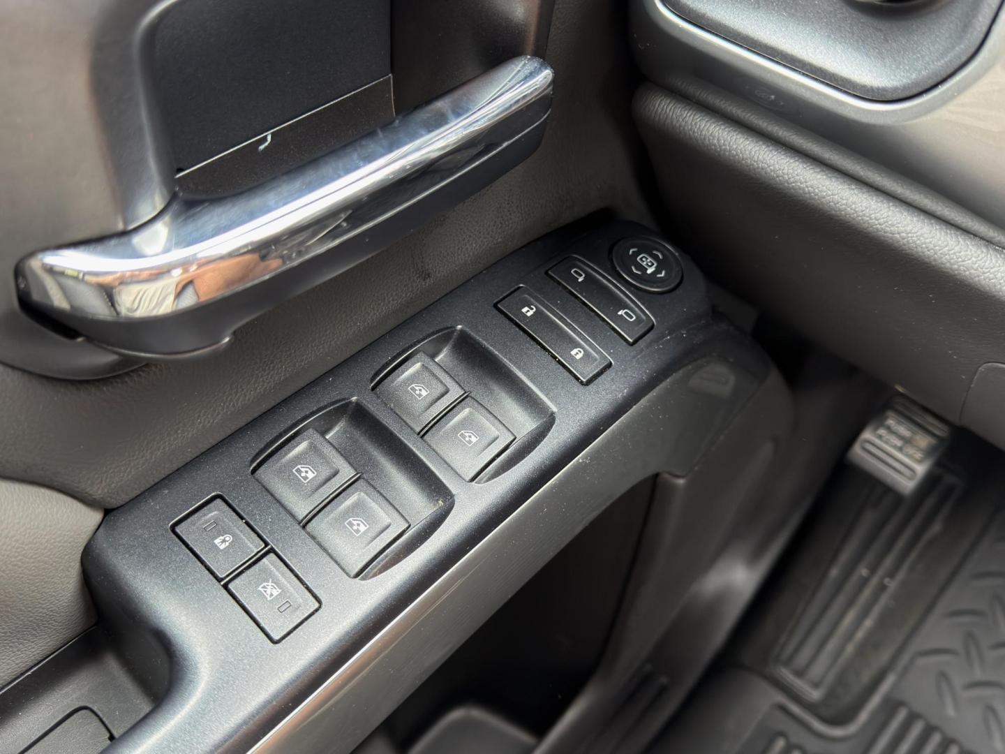 2014 WHITE /Gray Chevrolet Silverado 1500 1LT Crew Cab 4WD (3GCUKREC2EG) with an 5.3L V8 engine, Automatic transmission, located at 2990 Old Orchard Rd., Jackson, MO, 63755, 37.354214, -89.612106 - 2014 Chevrolet Silverado 1500 LT 1-Owner 60xxx miles 4x4 5.3L V8 Automatic Backup Camera Power Driver Seat Bluetooth Remote Start Cruise Power Windows/Locks/Mirrors We have financing available and we accept trades! Fill out a credit application on our website or come by today! If you ha - Photo#30