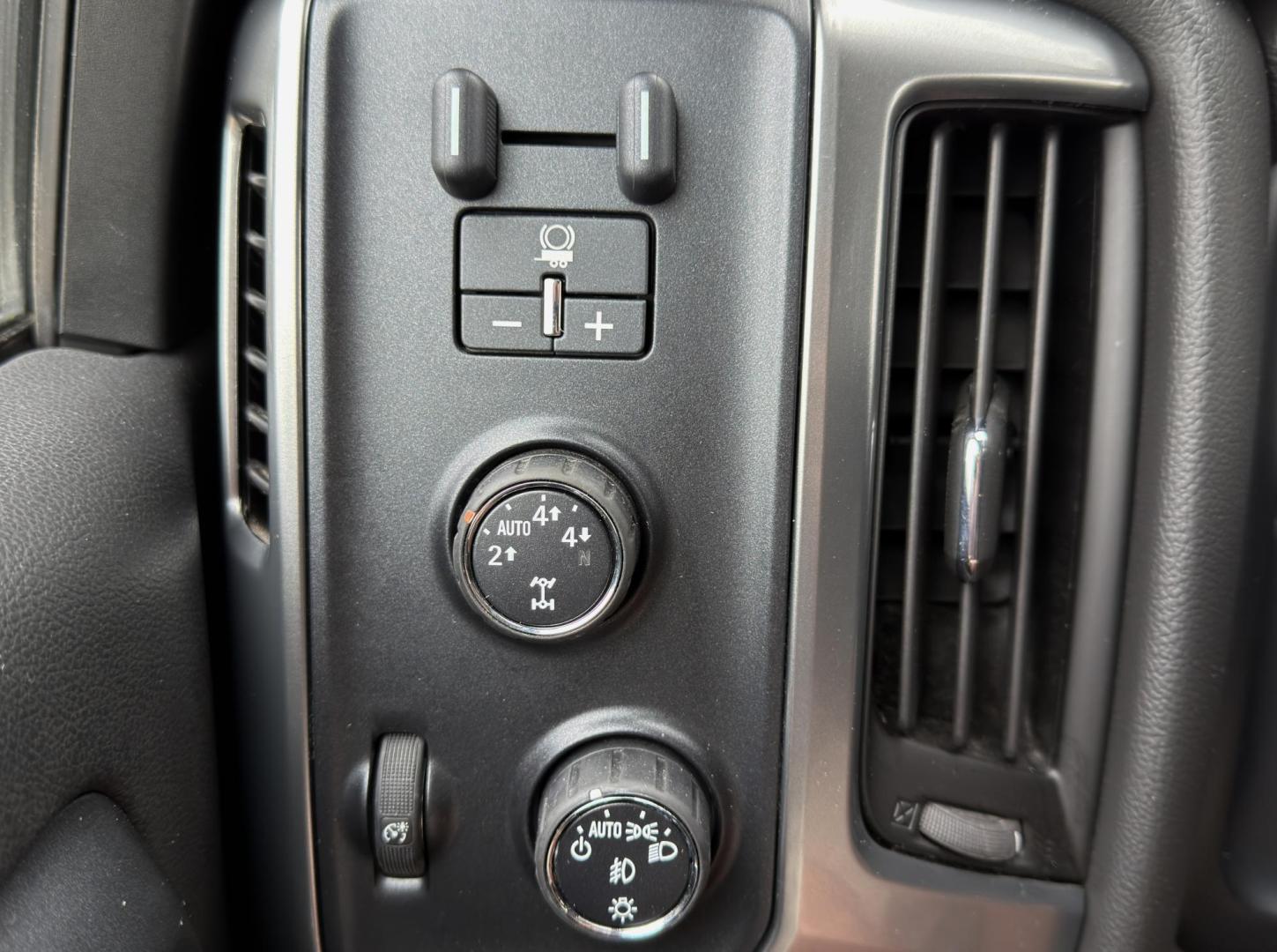 2014 WHITE /Gray Chevrolet Silverado 1500 1LT Crew Cab 4WD (3GCUKREC2EG) with an 5.3L V8 engine, Automatic transmission, located at 2990 Old Orchard Rd., Jackson, MO, 63755, 37.354214, -89.612106 - 2014 Chevrolet Silverado 1500 LT 1-Owner 60xxx miles 4x4 5.3L V8 Automatic Backup Camera Power Driver Seat Bluetooth Remote Start Cruise Power Windows/Locks/Mirrors We have financing available and we accept trades! Fill out a credit application on our website or come by today! If you ha - Photo#2