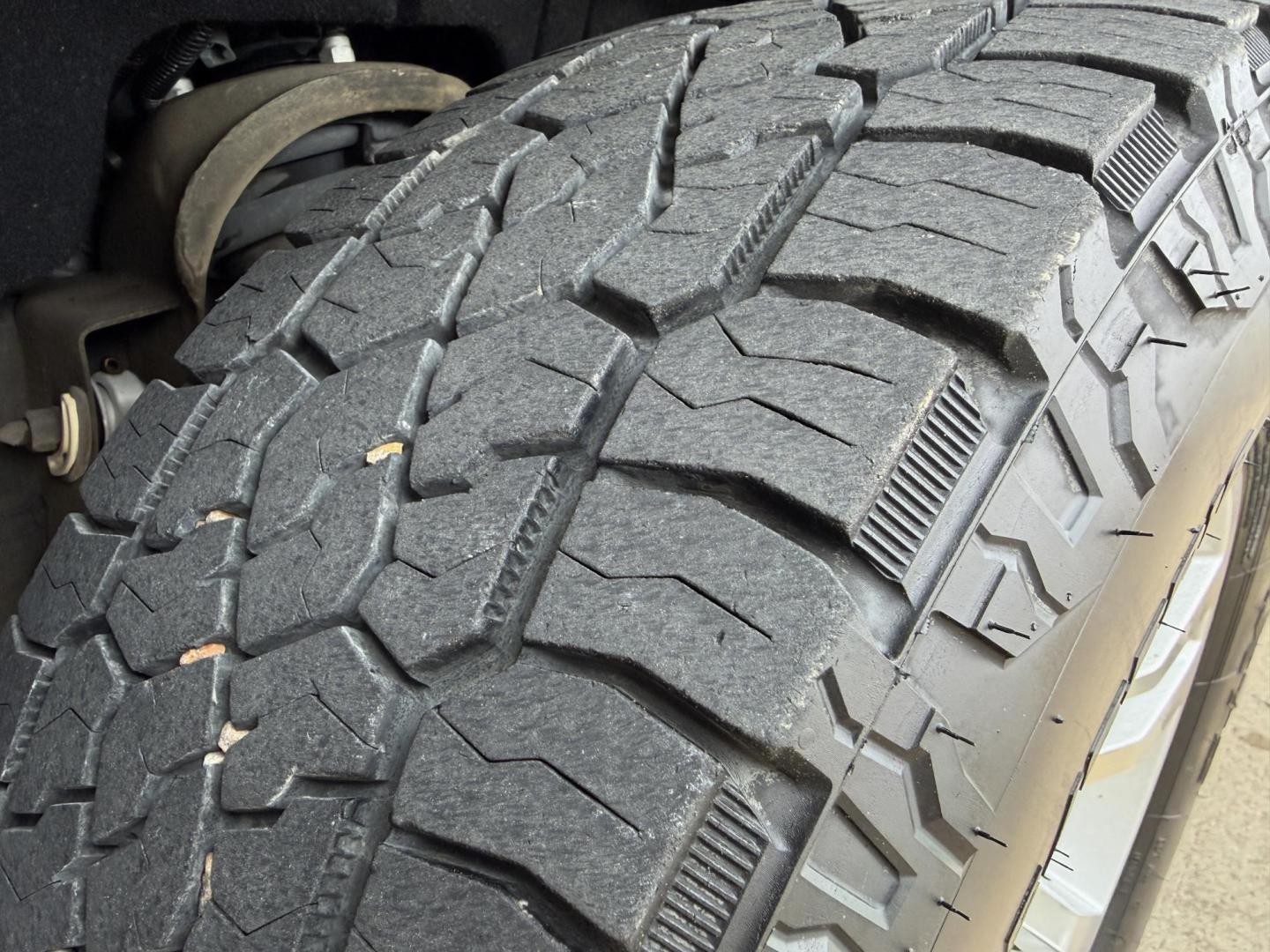 2014 WHITE /Gray Chevrolet Silverado 1500 1LT Crew Cab 4WD (3GCUKREC2EG) with an 5.3L V8 engine, Automatic transmission, located at 2990 Old Orchard Rd., Jackson, MO, 63755, 37.354214, -89.612106 - 2014 Chevrolet Silverado 1500 LT 1-Owner 60xxx miles 4x4 5.3L V8 Automatic Backup Camera Power Driver Seat Bluetooth Remote Start Cruise Power Windows/Locks/Mirrors We have financing available and we accept trades! Fill out a credit application on our website or come by today! If you ha - Photo#33