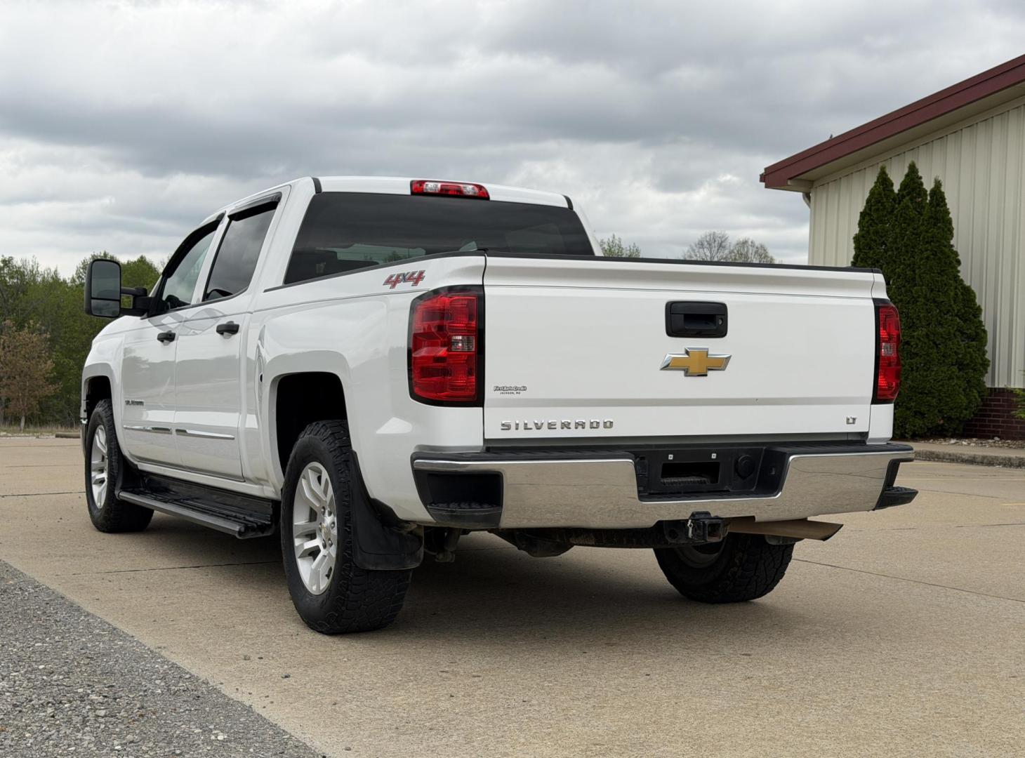 2014 WHITE /Gray Chevrolet Silverado 1500 1LT Crew Cab 4WD (3GCUKREC2EG) with an 5.3L V8 engine, Automatic transmission, located at 2990 Old Orchard Rd., Jackson, MO, 63755, 37.354214, -89.612106 - 2014 Chevrolet Silverado 1500 LT 1-Owner 60xxx miles 4x4 5.3L V8 Automatic Backup Camera Power Driver Seat Bluetooth Remote Start Cruise Power Windows/Locks/Mirrors We have financing available and we accept trades! Fill out a credit application on our website or come by today! If you ha - Photo#10