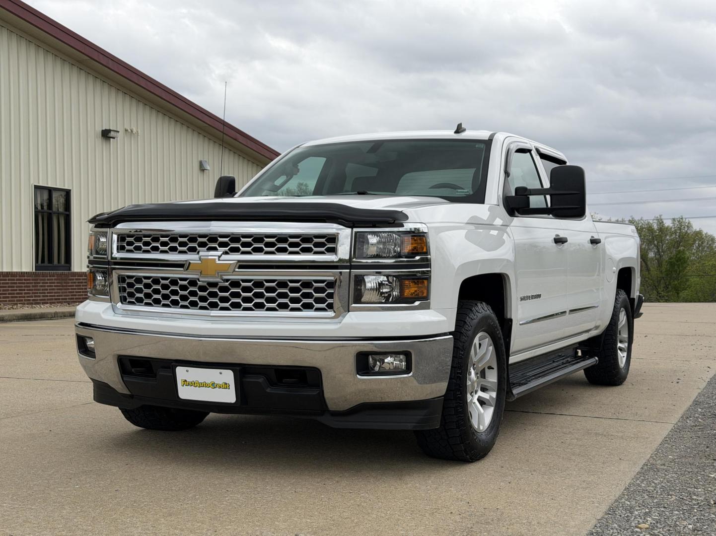 2014 WHITE /Gray Chevrolet Silverado 1500 1LT Crew Cab 4WD (3GCUKREC2EG) with an 5.3L V8 engine, Automatic transmission, located at 2990 Old Orchard Rd., Jackson, MO, 63755, 37.354214, -89.612106 - 2014 Chevrolet Silverado 1500 LT 1-Owner 60xxx miles 4x4 5.3L V8 Automatic Backup Camera Power Driver Seat Bluetooth Remote Start Cruise Power Windows/Locks/Mirrors We have financing available and we accept trades! Fill out a credit application on our website or come by today! If you ha - Photo#6