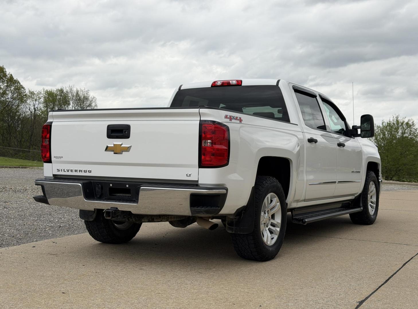 2014 WHITE /Gray Chevrolet Silverado 1500 1LT Crew Cab 4WD (3GCUKREC2EG) with an 5.3L V8 engine, Automatic transmission, located at 2990 Old Orchard Rd., Jackson, MO, 63755, 37.354214, -89.612106 - 2014 Chevrolet Silverado 1500 LT 1-Owner 60xxx miles 4x4 5.3L V8 Automatic Backup Camera Power Driver Seat Bluetooth Remote Start Cruise Power Windows/Locks/Mirrors We have financing available and we accept trades! Fill out a credit application on our website or come by today! If you ha - Photo#9