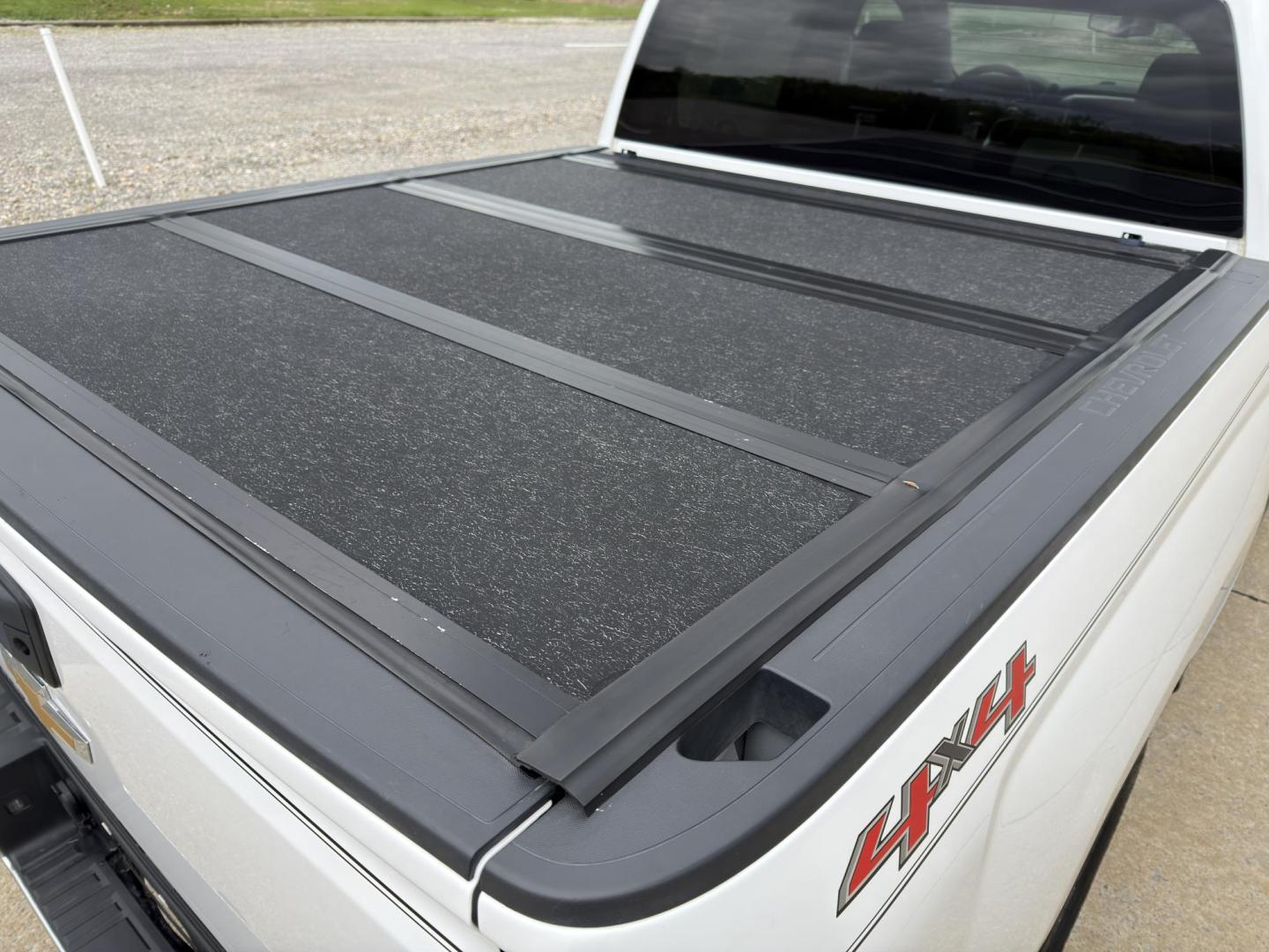 2014 WHITE /Gray Chevrolet Silverado 1500 1LT Crew Cab 4WD (3GCUKREC2EG) with an 5.3L V8 engine, Automatic transmission, located at 2990 Old Orchard Rd., Jackson, MO, 63755, 37.354214, -89.612106 - 2014 Chevrolet Silverado 1500 LT 1-Owner 60xxx miles 4x4 5.3L V8 Automatic Backup Camera Power Driver Seat Bluetooth Remote Start Cruise Power Windows/Locks/Mirrors We have financing available and we accept trades! Fill out a credit application on our website or come by today! If you ha - Photo#21