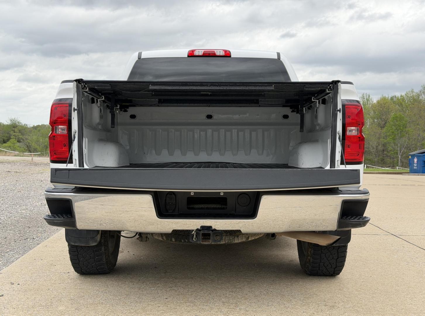2014 WHITE /Gray Chevrolet Silverado 1500 1LT Crew Cab 4WD (3GCUKREC2EG) with an 5.3L V8 engine, Automatic transmission, located at 2990 Old Orchard Rd., Jackson, MO, 63755, 37.354214, -89.612106 - 2014 Chevrolet Silverado 1500 LT 1-Owner 60xxx miles 4x4 5.3L V8 Automatic Backup Camera Power Driver Seat Bluetooth Remote Start Cruise Power Windows/Locks/Mirrors We have financing available and we accept trades! Fill out a credit application on our website or come by today! If you ha - Photo#19