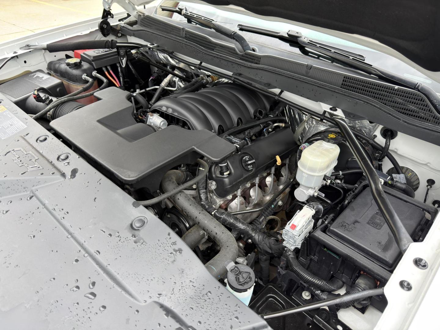 2014 WHITE /Gray Chevrolet Silverado 1500 1LT Crew Cab 4WD (3GCUKREC2EG) with an 5.3L V8 engine, Automatic transmission, located at 2990 Old Orchard Rd., Jackson, MO, 63755, 37.354214, -89.612106 - 2014 Chevrolet Silverado 1500 LT 1-Owner 60xxx miles 4x4 5.3L V8 Automatic Backup Camera Power Driver Seat Bluetooth Remote Start Cruise Power Windows/Locks/Mirrors We have financing available and we accept trades! Fill out a credit application on our website or come by today! If you ha - Photo#32