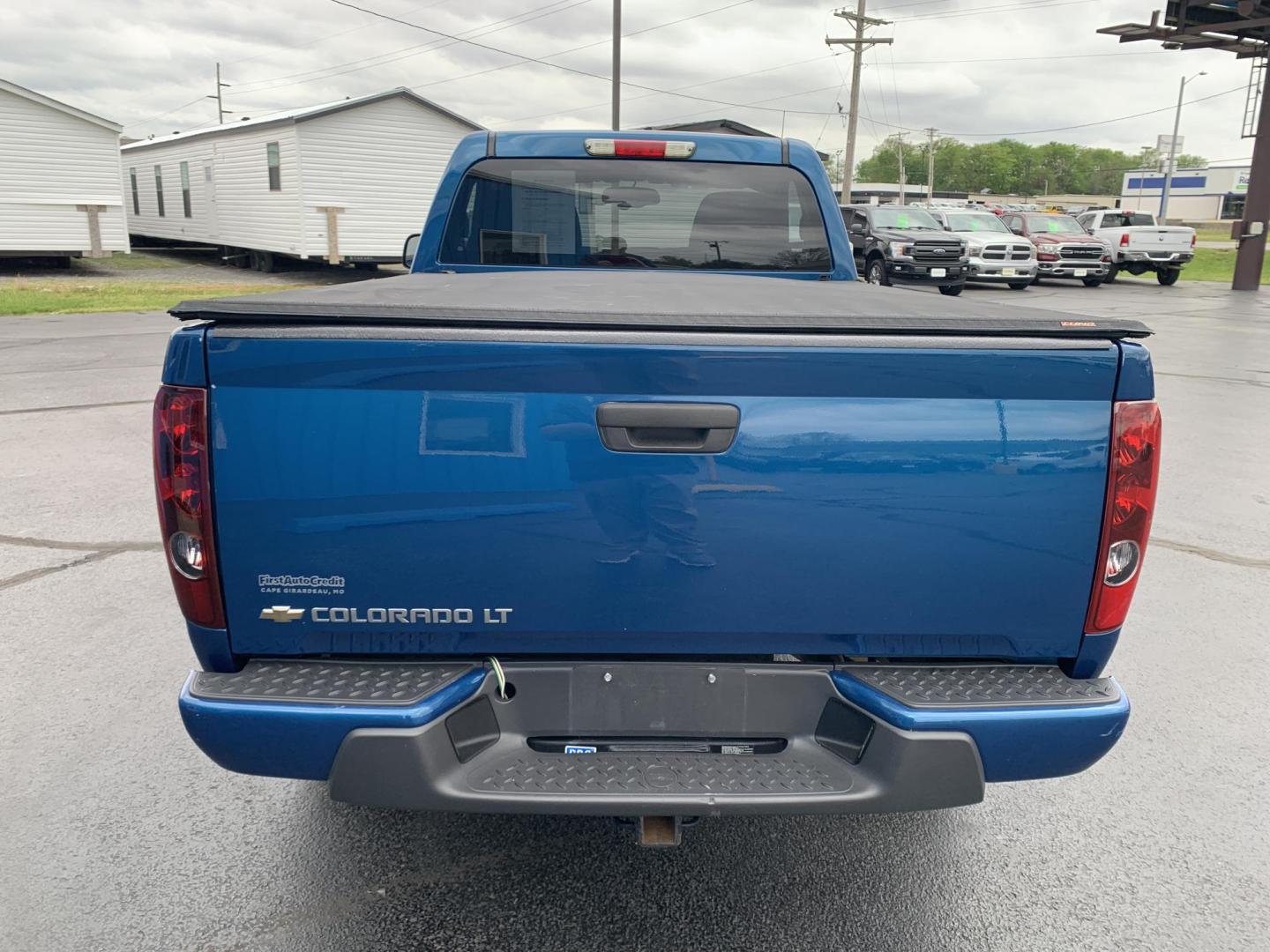 2011 BLUE /BLACK Chevrolet Colorado 1LT 4WD (1GCGTCF98B8) with an 2.9L L4 DOHC 16V engine, Automatic transmission, located at 506 S. Kingshighway, Cape Girardeau, MO, 63703, (573) 235-5000, 37.294991, -89.553635 - 2011 Chevrolet Colorado 1LT 4WD 68,xxx miles Low Miles! 4WD Cruise Bed Cover Power Windows/Locks/Mirrors We have financing available and we accept trades! Fill out a credit application on our website or come by today! If you have any questions, give us a call at (573) 235-5000 or visit our - Photo#6