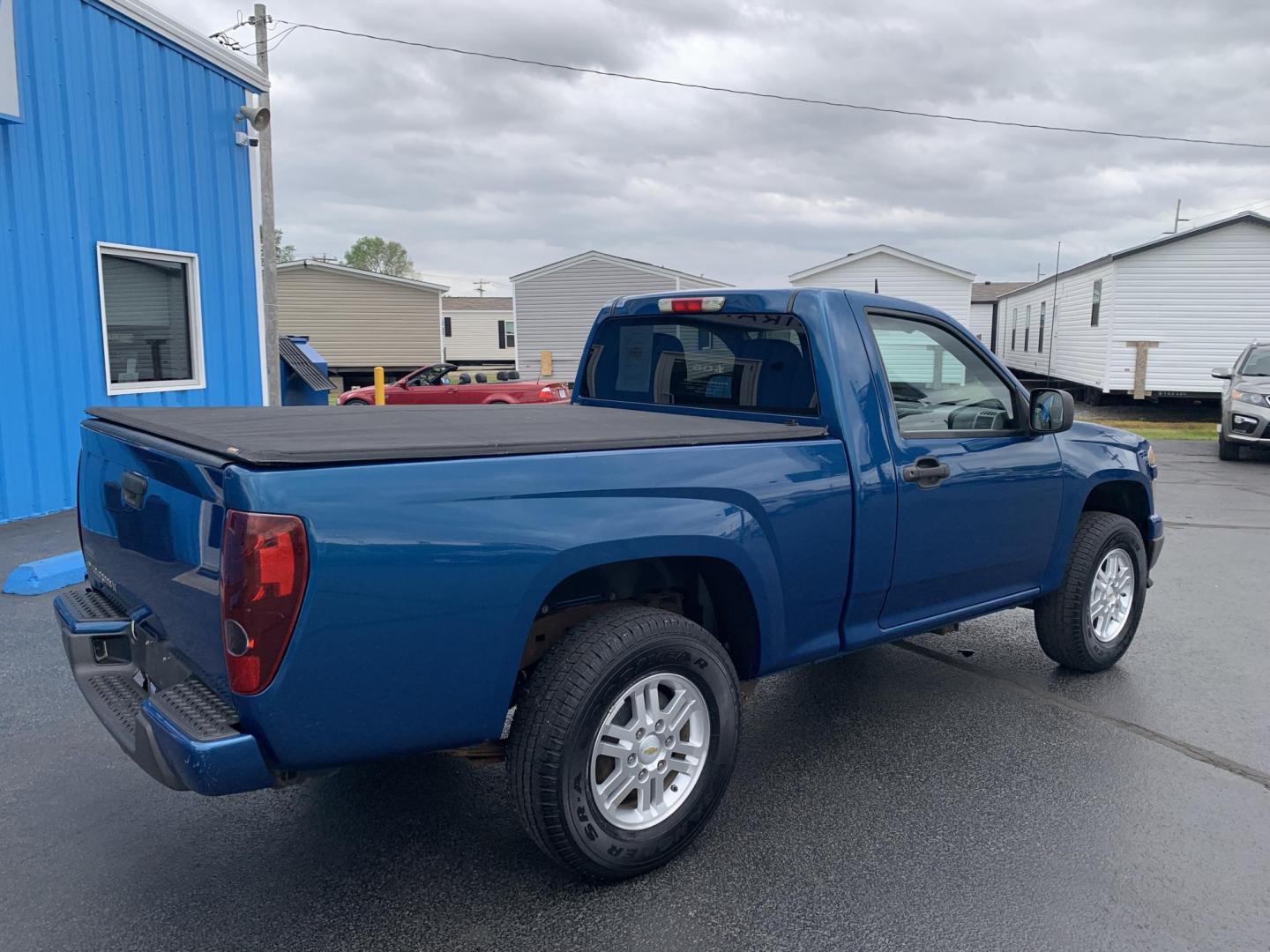 2011 BLUE /BLACK Chevrolet Colorado 1LT 4WD (1GCGTCF98B8) with an 2.9L L4 DOHC 16V engine, Automatic transmission, located at 506 S. Kingshighway, Cape Girardeau, MO, 63703, (573) 235-5000, 37.294991, -89.553635 - 2011 Chevrolet Colorado 1LT 4WD 68,xxx miles Low Miles! 4WD Cruise Bed Cover Power Windows/Locks/Mirrors We have financing available and we accept trades! Fill out a credit application on our website or come by today! If you have any questions, give us a call at (573) 235-5000 or visit our - Photo#8