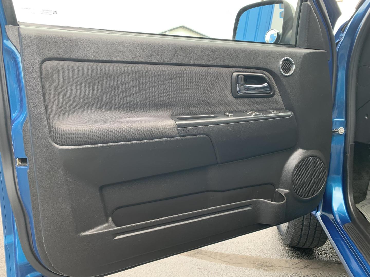 2011 BLUE /BLACK Chevrolet Colorado 1LT 4WD (1GCGTCF98B8) with an 2.9L L4 DOHC 16V engine, Automatic transmission, located at 506 S. Kingshighway, Cape Girardeau, MO, 63703, (573) 235-5000, 37.294991, -89.553635 - 2011 Chevrolet Colorado 1LT 4WD 68,xxx miles Low Miles! 4WD Cruise Bed Cover Power Windows/Locks/Mirrors We have financing available and we accept trades! Fill out a credit application on our website or come by today! If you have any questions, give us a call at (573) 235-5000 or visit our - Photo#12