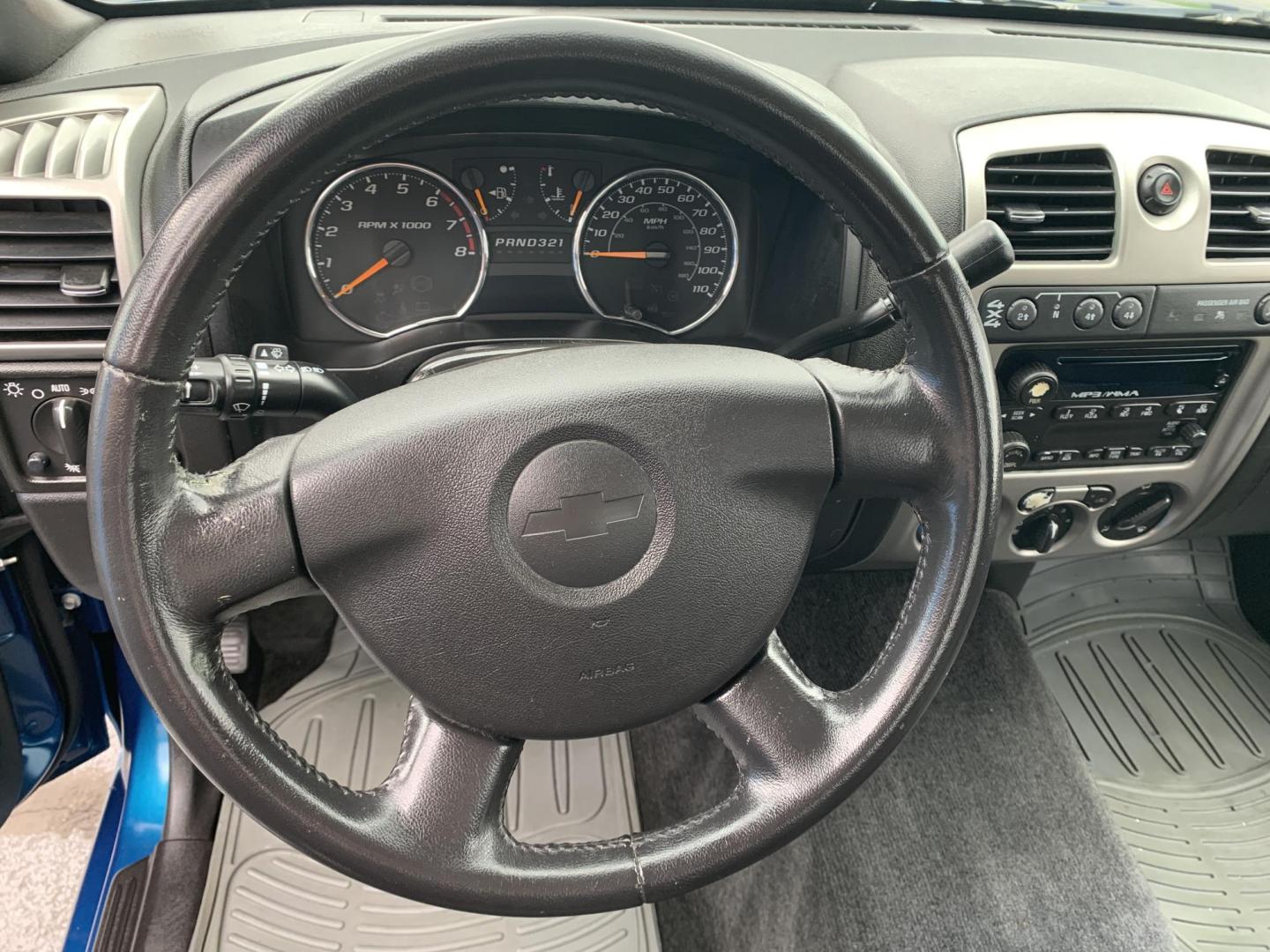 2011 BLUE /BLACK Chevrolet Colorado 1LT 4WD (1GCGTCF98B8) with an 2.9L L4 DOHC 16V engine, Automatic transmission, located at 506 S. Kingshighway, Cape Girardeau, MO, 63703, (573) 235-5000, 37.294991, -89.553635 - 2011 Chevrolet Colorado 1LT 4WD 68,xxx miles Low Miles! 4WD Cruise Bed Cover Power Windows/Locks/Mirrors We have financing available and we accept trades! Fill out a credit application on our website or come by today! If you have any questions, give us a call at (573) 235-5000 or visit our - Photo#16