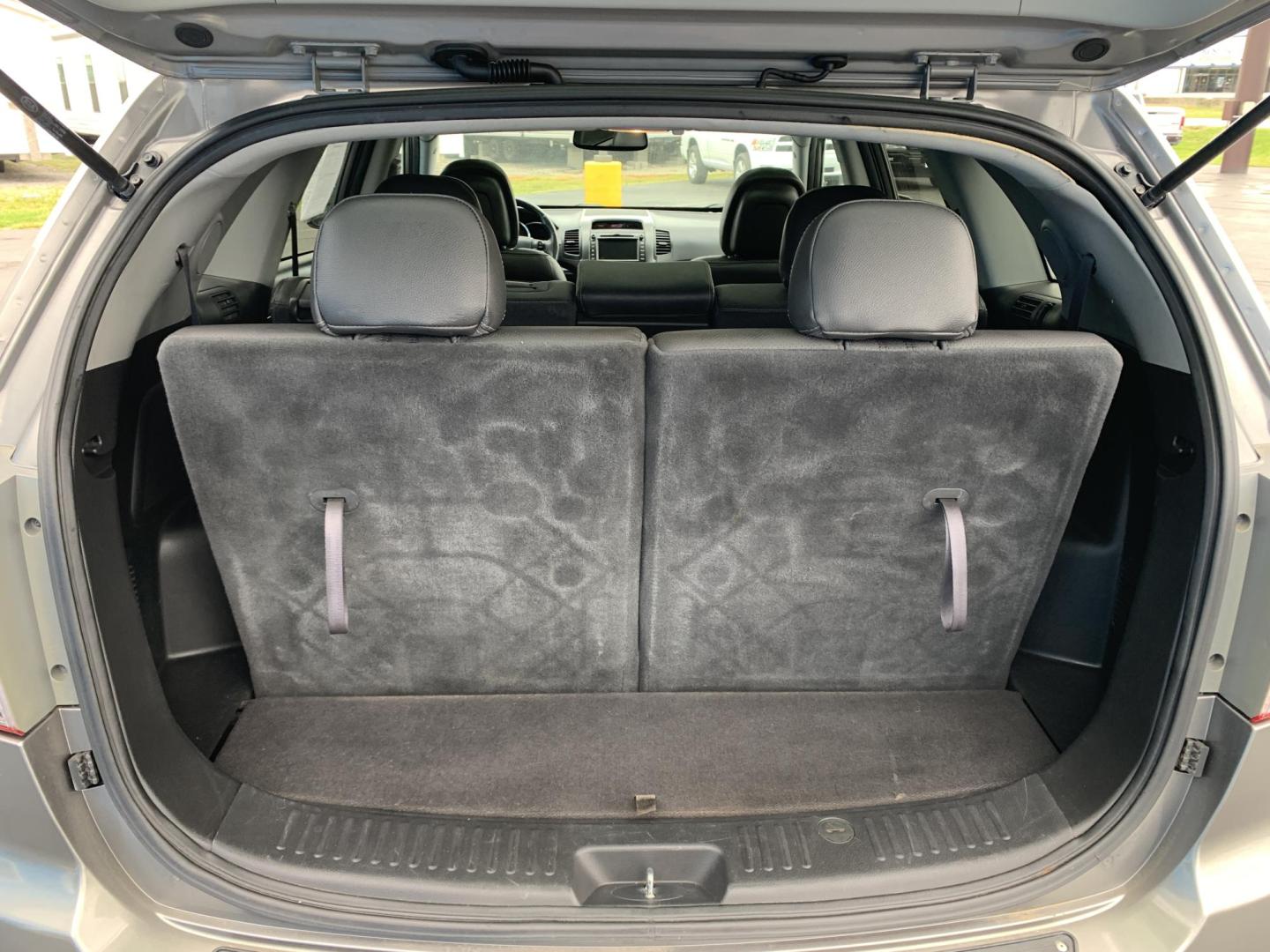2013 GRAY /BLACK Kia Sorento SX AWD (5XYKWDA22DG) with an 3.5L V6 DOHC 24V engine, Automatic transmission, located at 506 S. Kingshighway, Cape Girardeau, MO, 63703, (573) 235-5000, 37.294991, -89.553635 - 2013 Kia Sorento SX AWD 97,xxx miles Heated and Cooled Drivers Seat Heated Steering Wheel AWD Bluetooth Power Seats Leather Seats Sun Roof 3rd. Row We have financing available and we accept trades! Fill out a credit application on our website or come by today! If you have any questions, - Photo#7