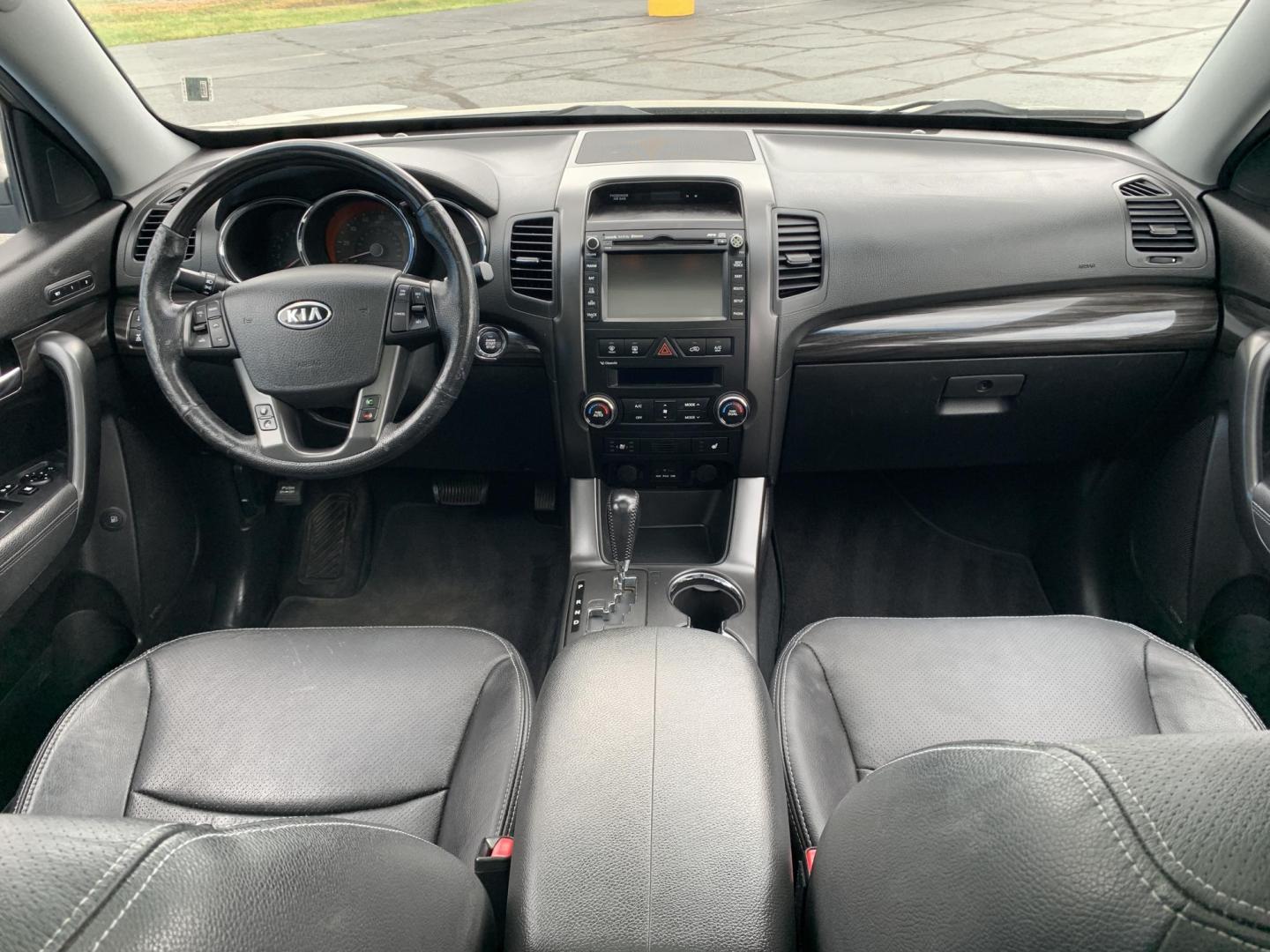 2013 GRAY /BLACK Kia Sorento SX AWD (5XYKWDA22DG) with an 3.5L V6 DOHC 24V engine, Automatic transmission, located at 506 S. Kingshighway, Cape Girardeau, MO, 63703, (573) 235-5000, 37.294991, -89.553635 - 2013 Kia Sorento SX AWD 97,xxx miles Heated and Cooled Drivers Seat Heated Steering Wheel AWD Bluetooth Power Seats Leather Seats Sun Roof 3rd. Row We have financing available and we accept trades! Fill out a credit application on our website or come by today! If you have any questions, - Photo#19