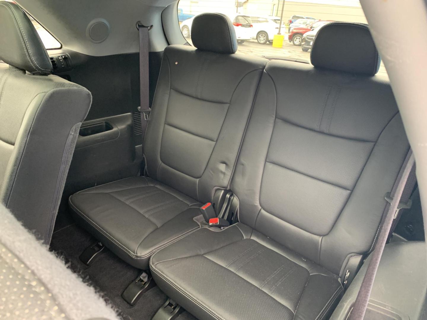 2013 GRAY /BLACK Kia Sorento SX AWD (5XYKWDA22DG) with an 3.5L V6 DOHC 24V engine, Automatic transmission, located at 506 S. Kingshighway, Cape Girardeau, MO, 63703, (573) 235-5000, 37.294991, -89.553635 - 2013 Kia Sorento SX AWD 97,xxx miles Heated and Cooled Drivers Seat Heated Steering Wheel AWD Bluetooth Power Seats Leather Seats Sun Roof 3rd. Row We have financing available and we accept trades! Fill out a credit application on our website or come by today! If you have any questions, - Photo#14