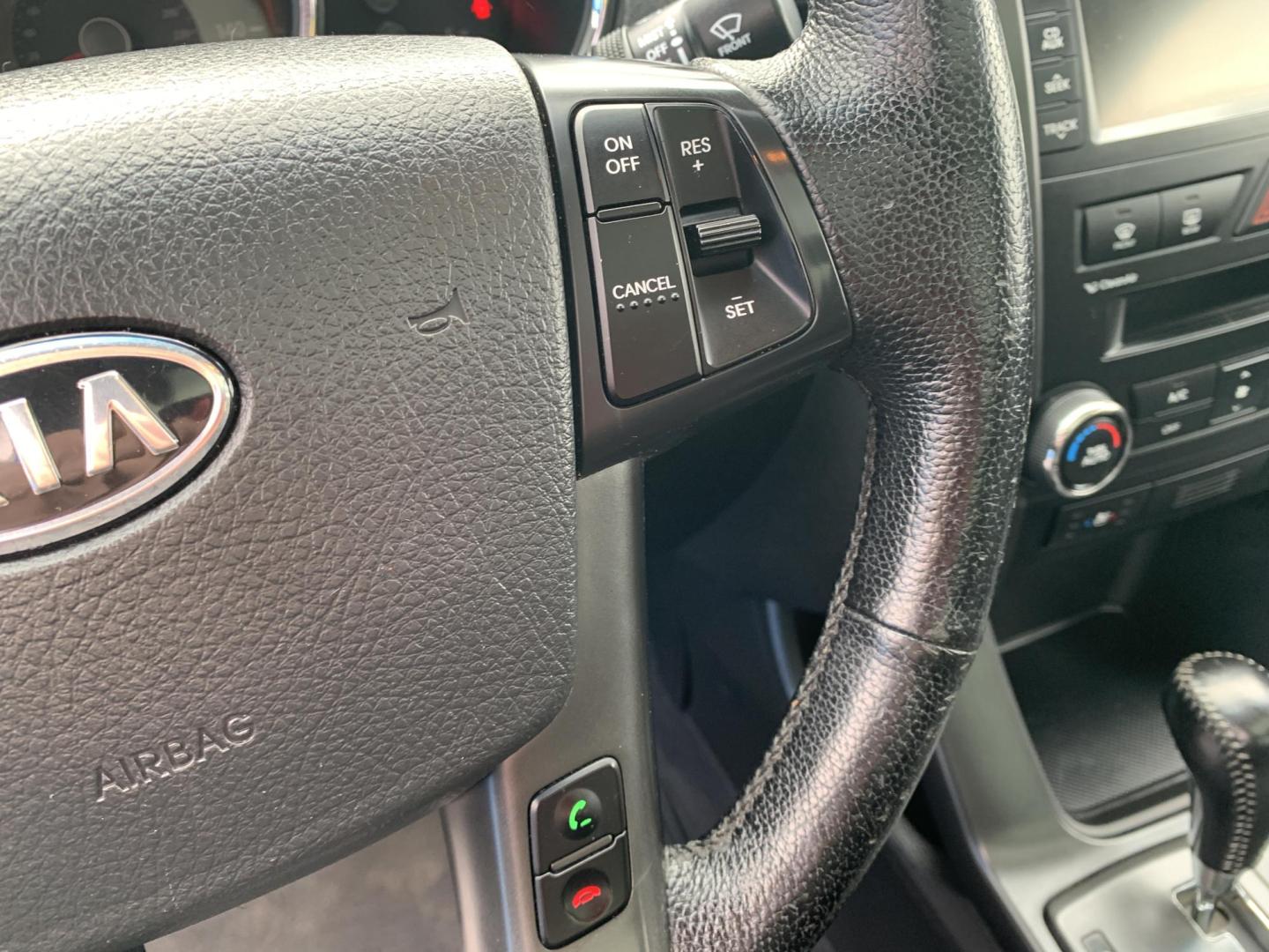 2013 GRAY /BLACK Kia Sorento SX AWD (5XYKWDA22DG) with an 3.5L V6 DOHC 24V engine, Automatic transmission, located at 506 S. Kingshighway, Cape Girardeau, MO, 63703, (573) 235-5000, 37.294991, -89.553635 - 2013 Kia Sorento SX AWD 97,xxx miles Heated and Cooled Drivers Seat Heated Steering Wheel AWD Bluetooth Power Seats Leather Seats Sun Roof 3rd. Row We have financing available and we accept trades! Fill out a credit application on our website or come by today! If you have any questions, - Photo#25