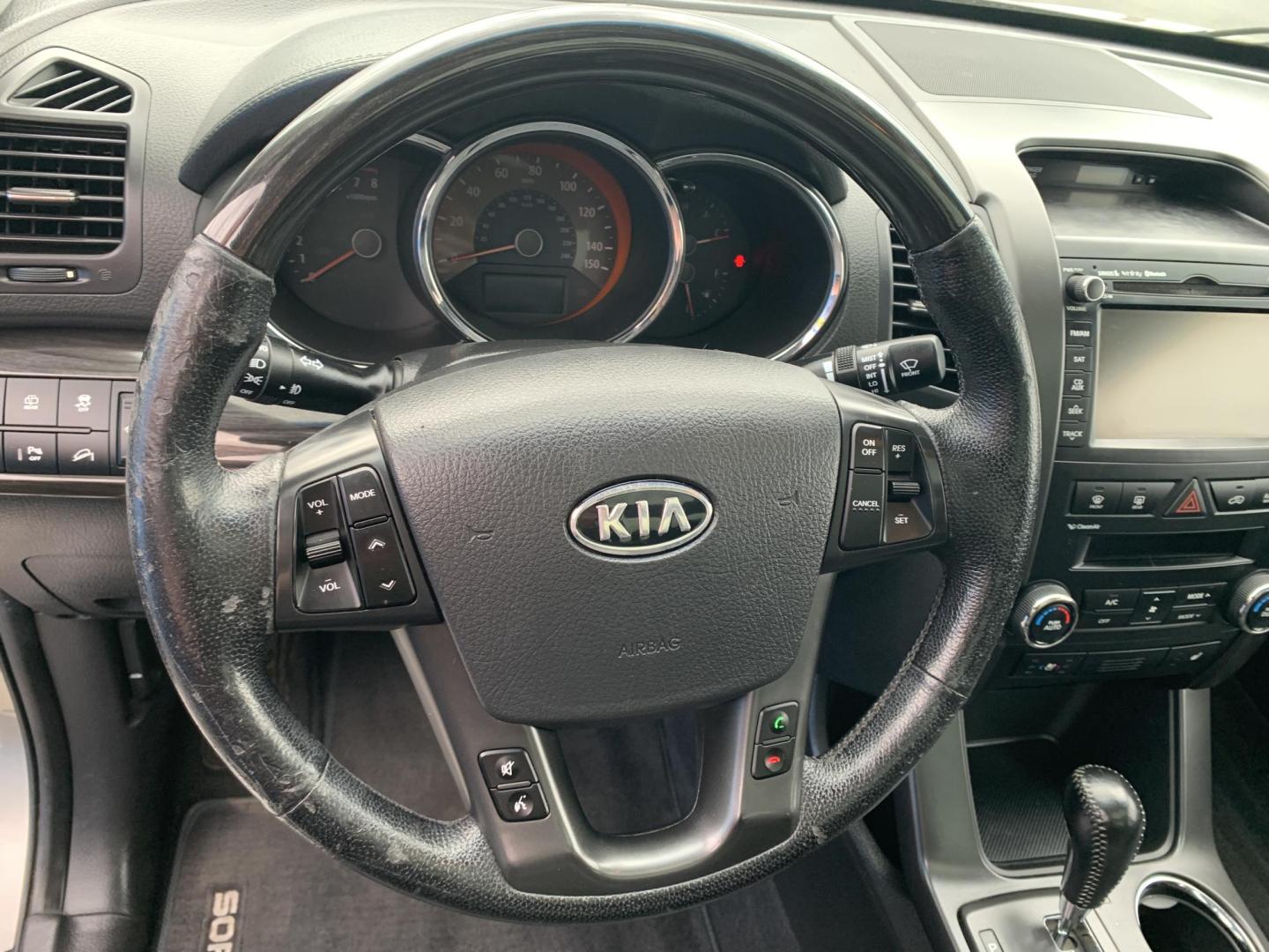 2013 GRAY /BLACK Kia Sorento SX AWD (5XYKWDA22DG) with an 3.5L V6 DOHC 24V engine, Automatic transmission, located at 506 S. Kingshighway, Cape Girardeau, MO, 63703, (573) 235-5000, 37.294991, -89.553635 - 2013 Kia Sorento SX AWD 97,xxx miles Heated and Cooled Drivers Seat Heated Steering Wheel AWD Bluetooth Power Seats Leather Seats Sun Roof 3rd. Row We have financing available and we accept trades! Fill out a credit application on our website or come by today! If you have any questions, - Photo#27